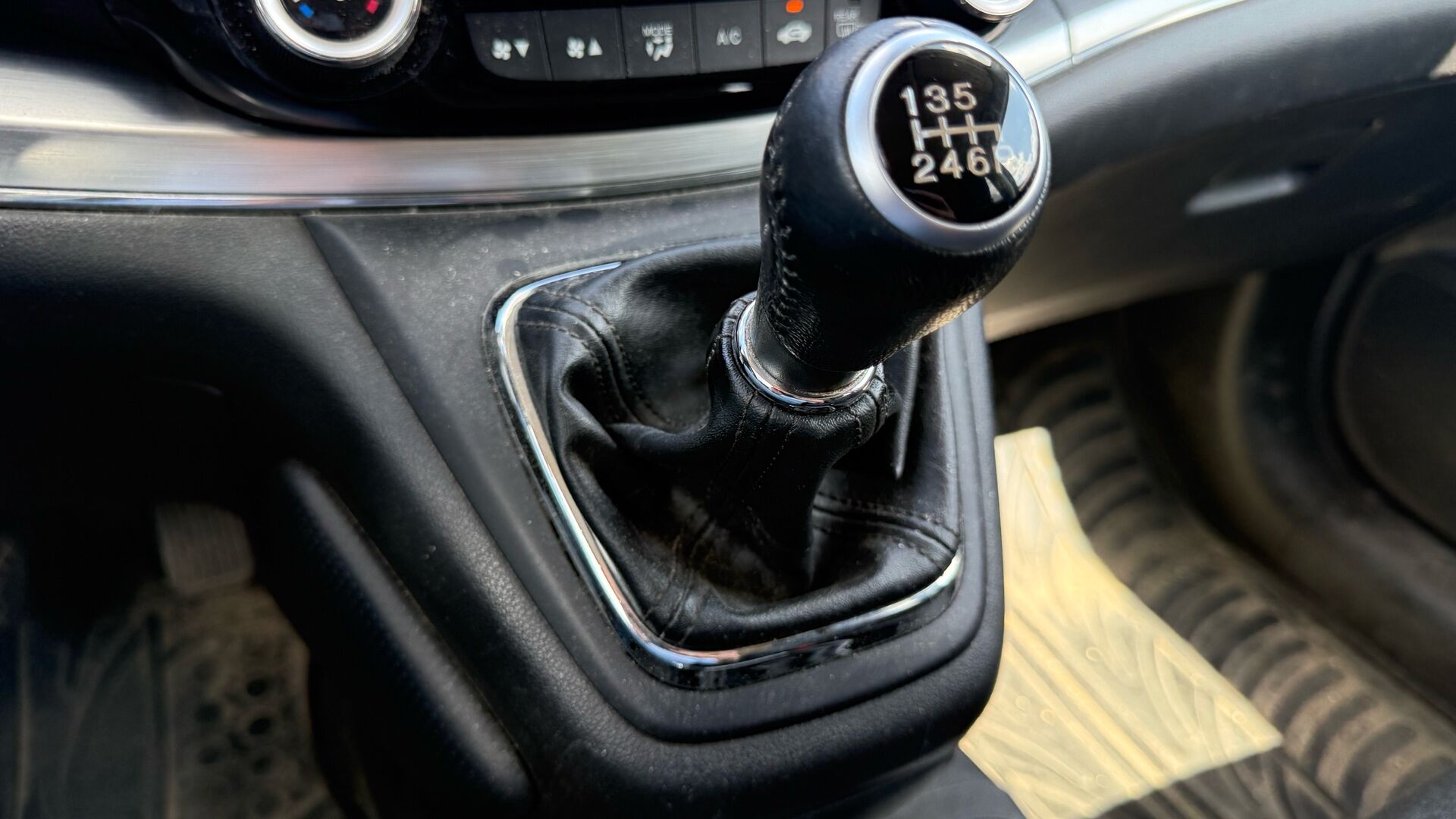 Billede af Honda CR-V 2,0 i-VTEC Elegance Plus Navi 155HK 5d 6g