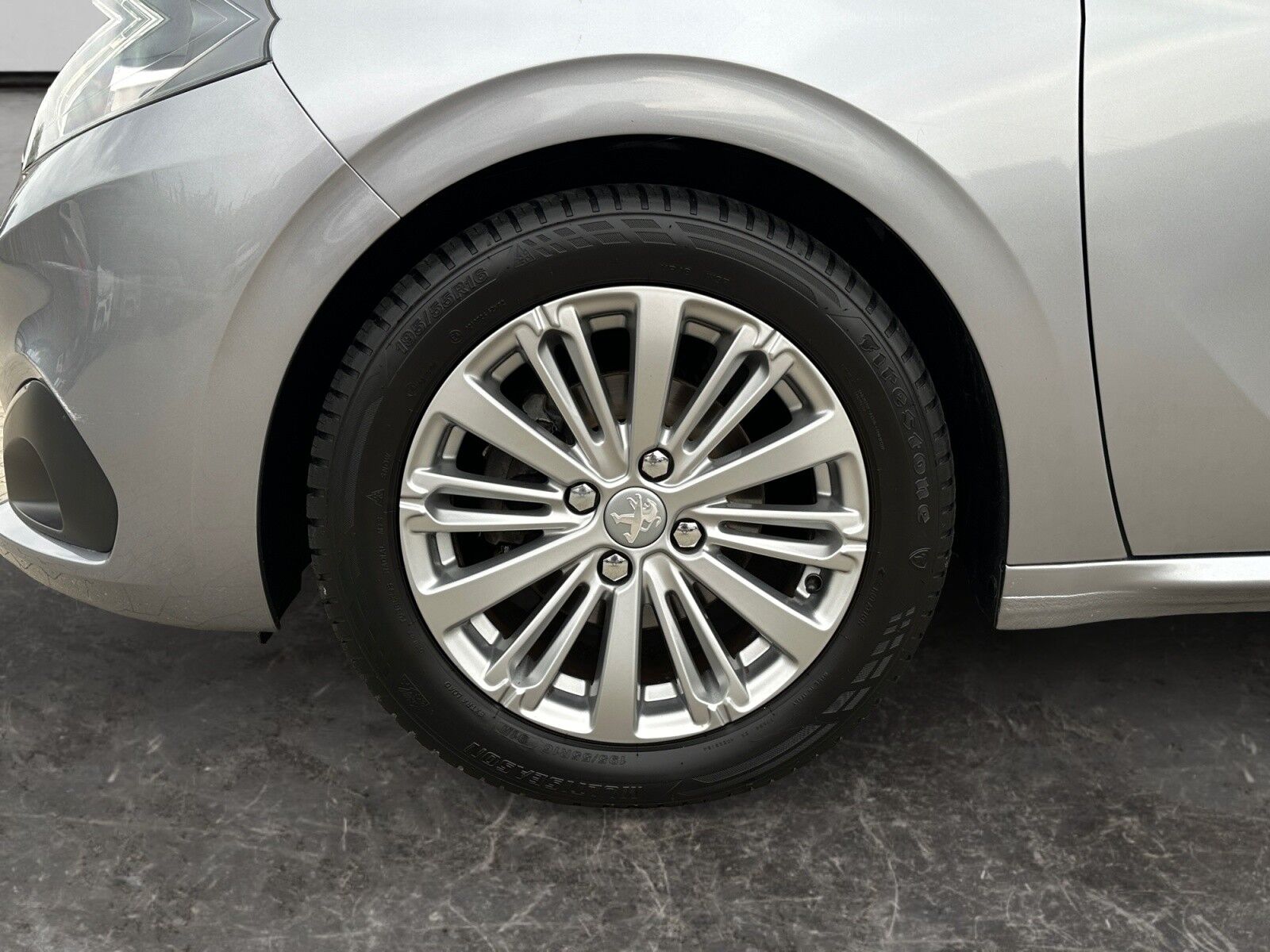 Billede af Peugeot 208 1,2 PureTech Exclusive Plus 82HK 5d