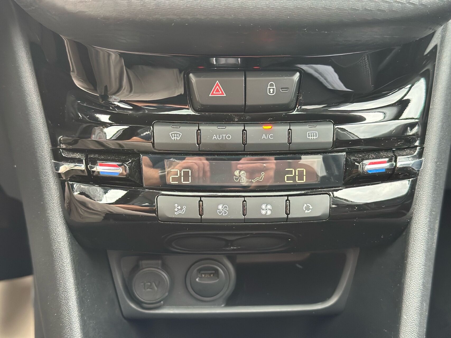 Billede af Peugeot 208 1,2 PureTech Exclusive Plus 82HK 5d