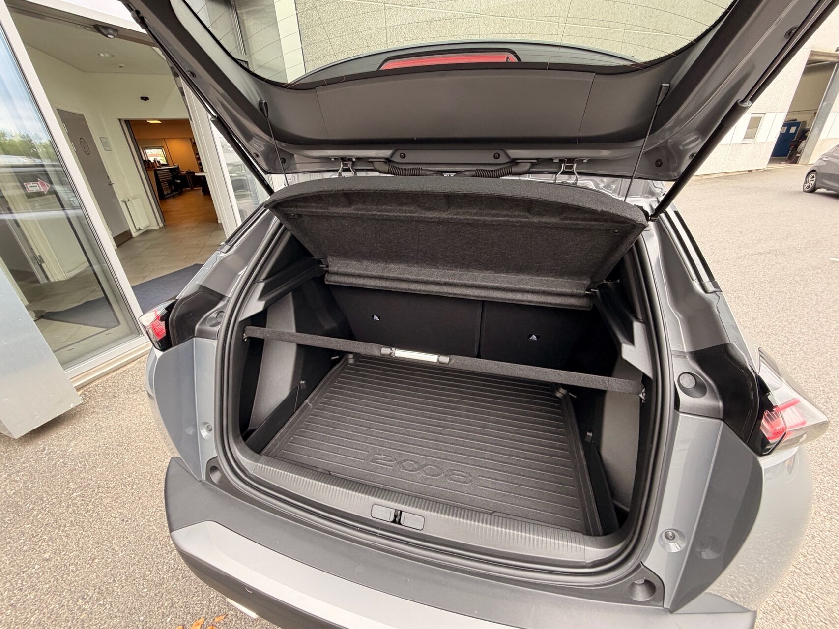 Billede af Peugeot 2008 1,2 PureTech Allure EAT8 130HK 5d 8g Aut.