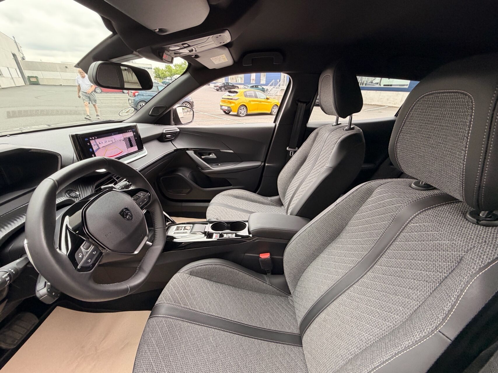 Billede af Peugeot 2008 1,2 PureTech Allure EAT8 130HK 5d 8g Aut.