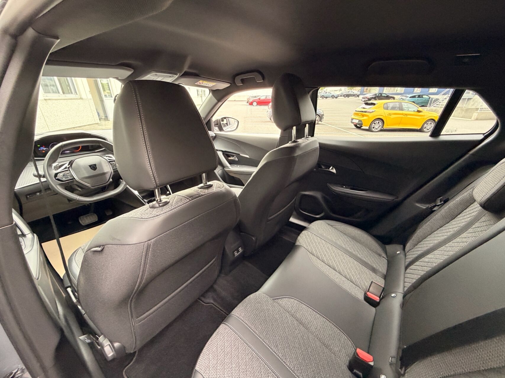 Billede af Peugeot 2008 1,2 PureTech Allure EAT8 130HK 5d 8g Aut.