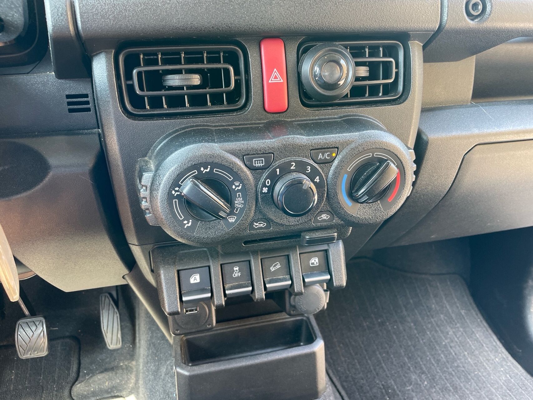 Billede af Suzuki Jimny 1,5 Touch AllGrip 102HK 3d