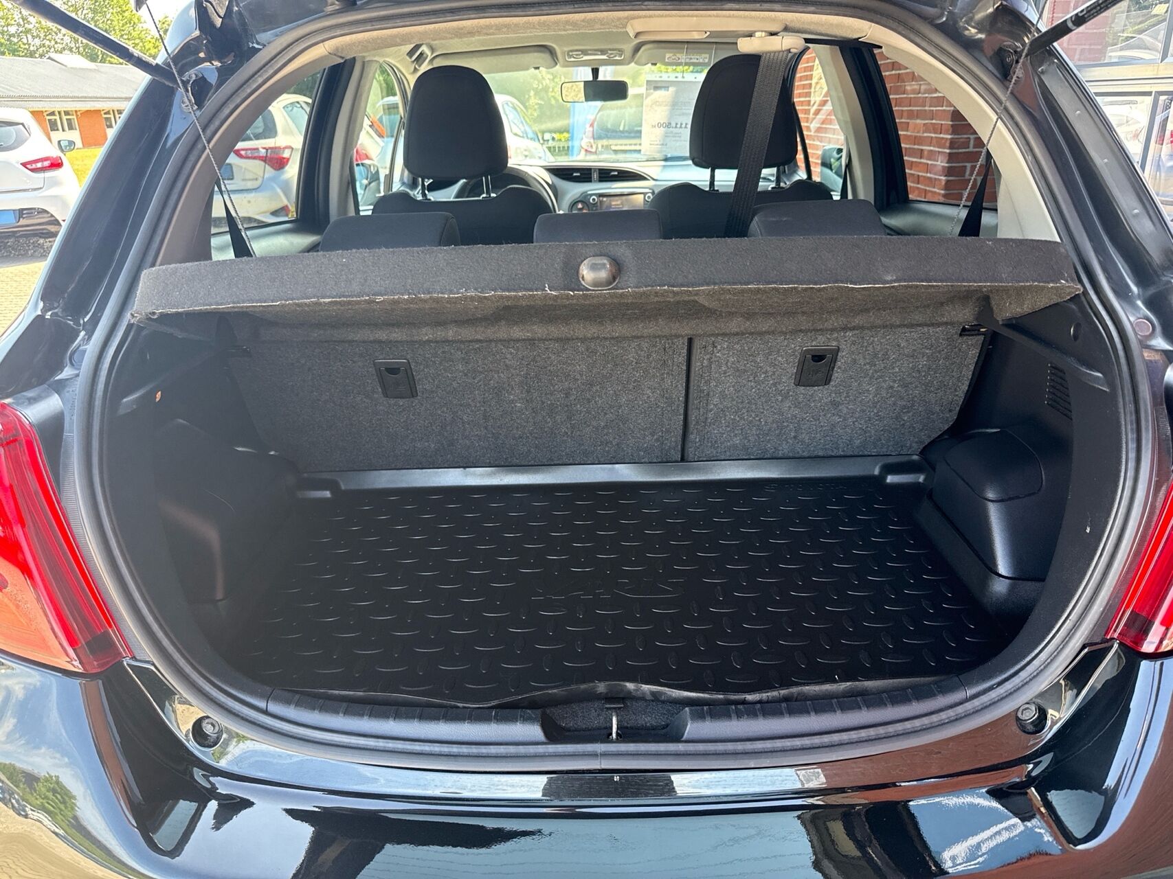 Billede af Toyota Yaris 1,5 Hybrid H2 Style E-CVT 100HK 5d Trinl. Gear
