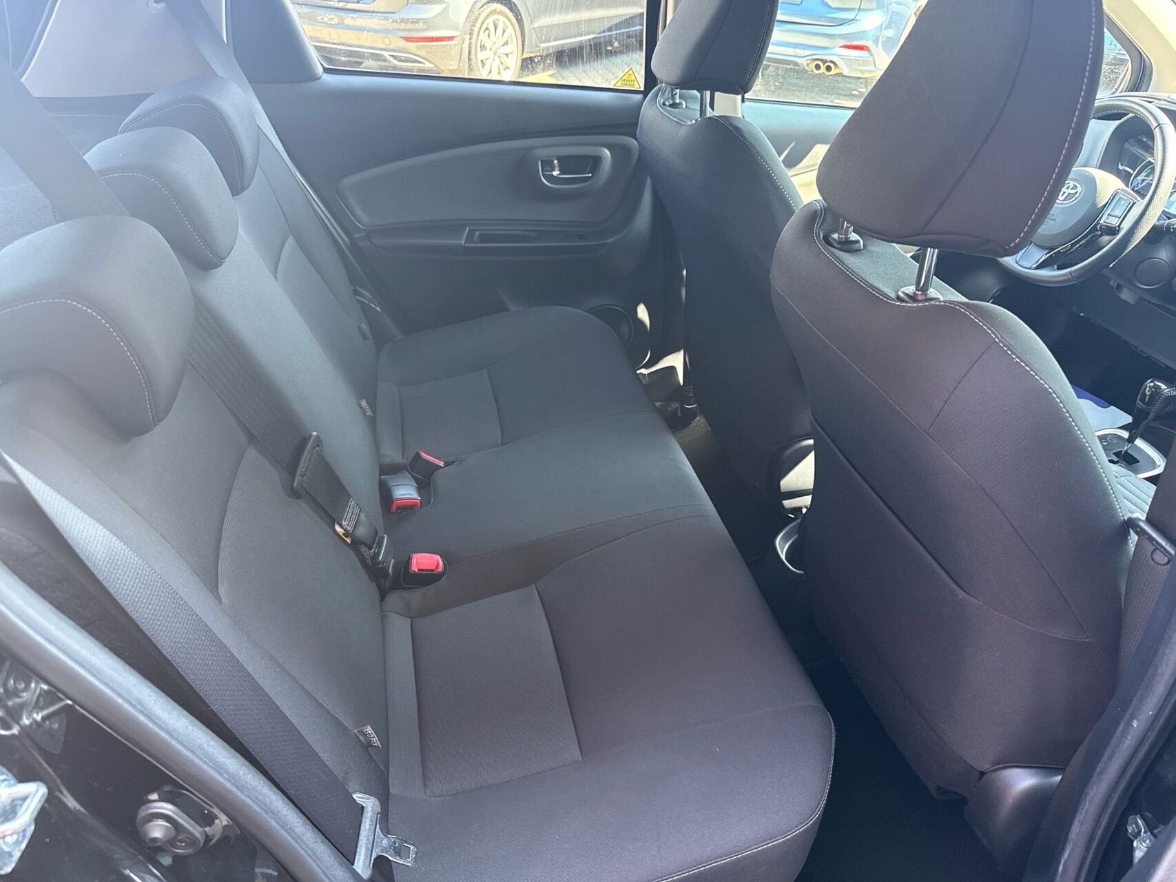 Billede af Toyota Yaris 1,5 Hybrid H2 Style E-CVT 100HK 5d Trinl. Gear