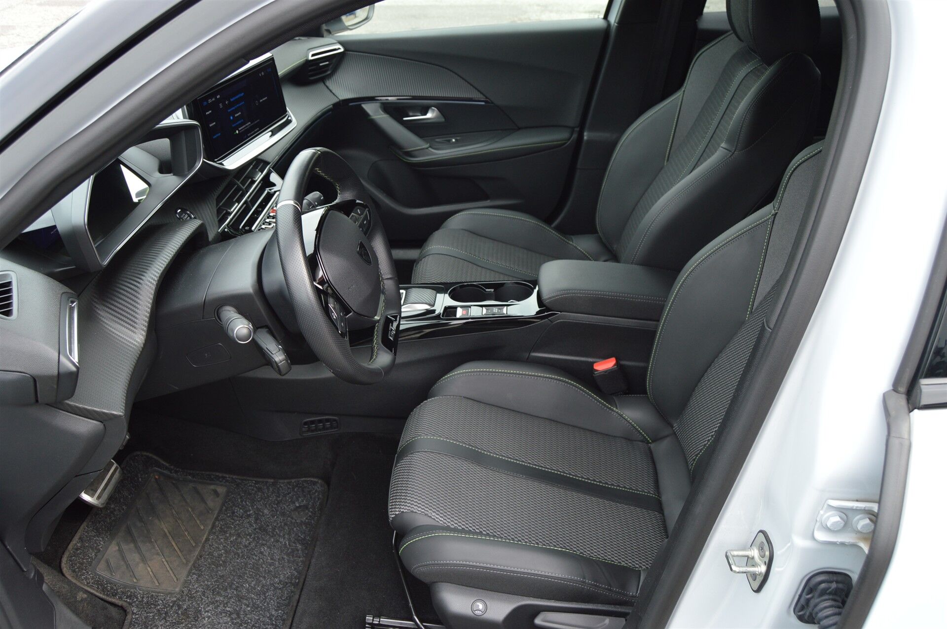 Billede af Peugeot e-2008 EL GT 156HK 5d Aut.