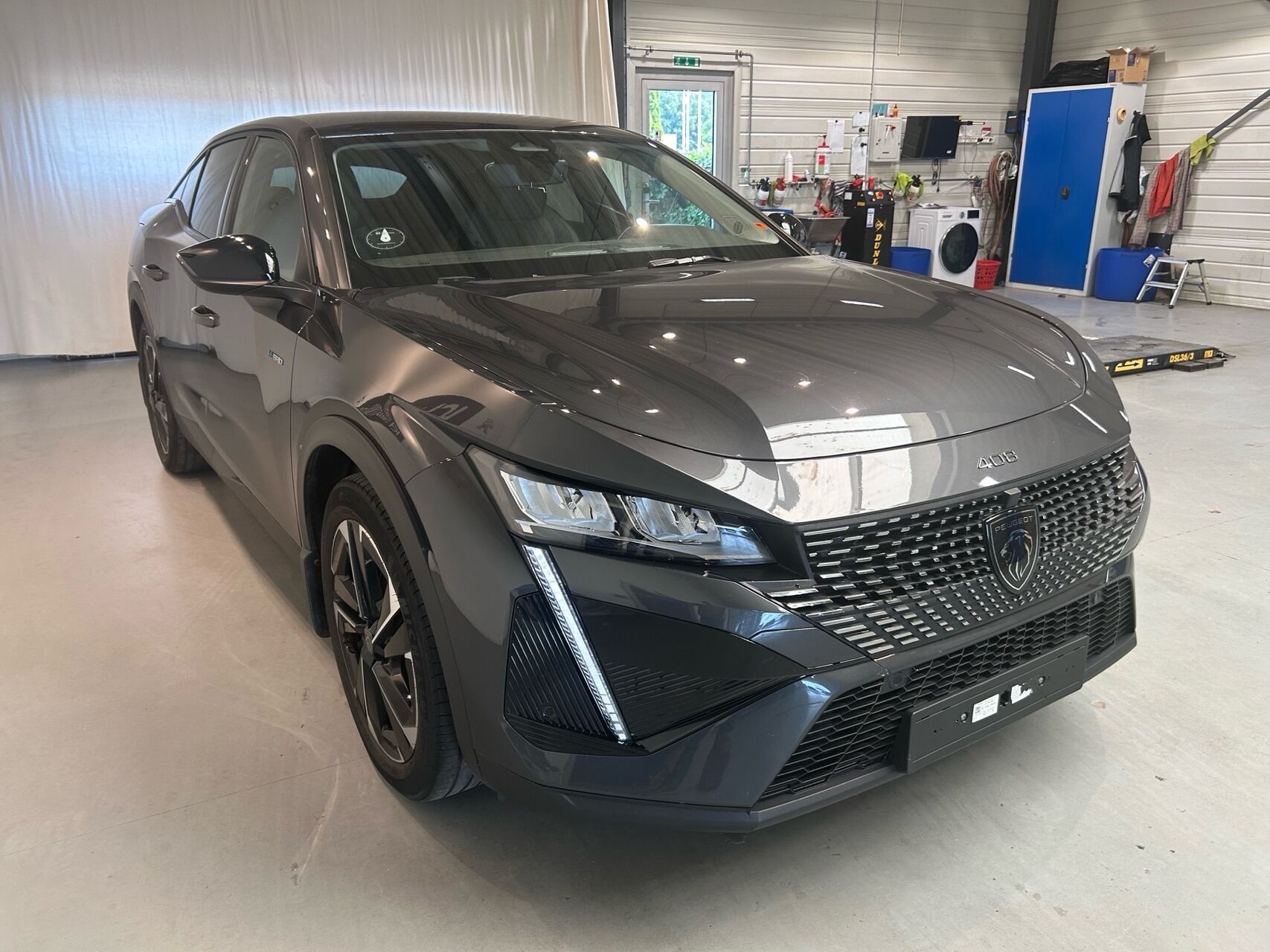 Billede af Peugeot 408 1,6 Plugin-hybrid Allure Pack EAT8 180HK 5d 8g Aut.
