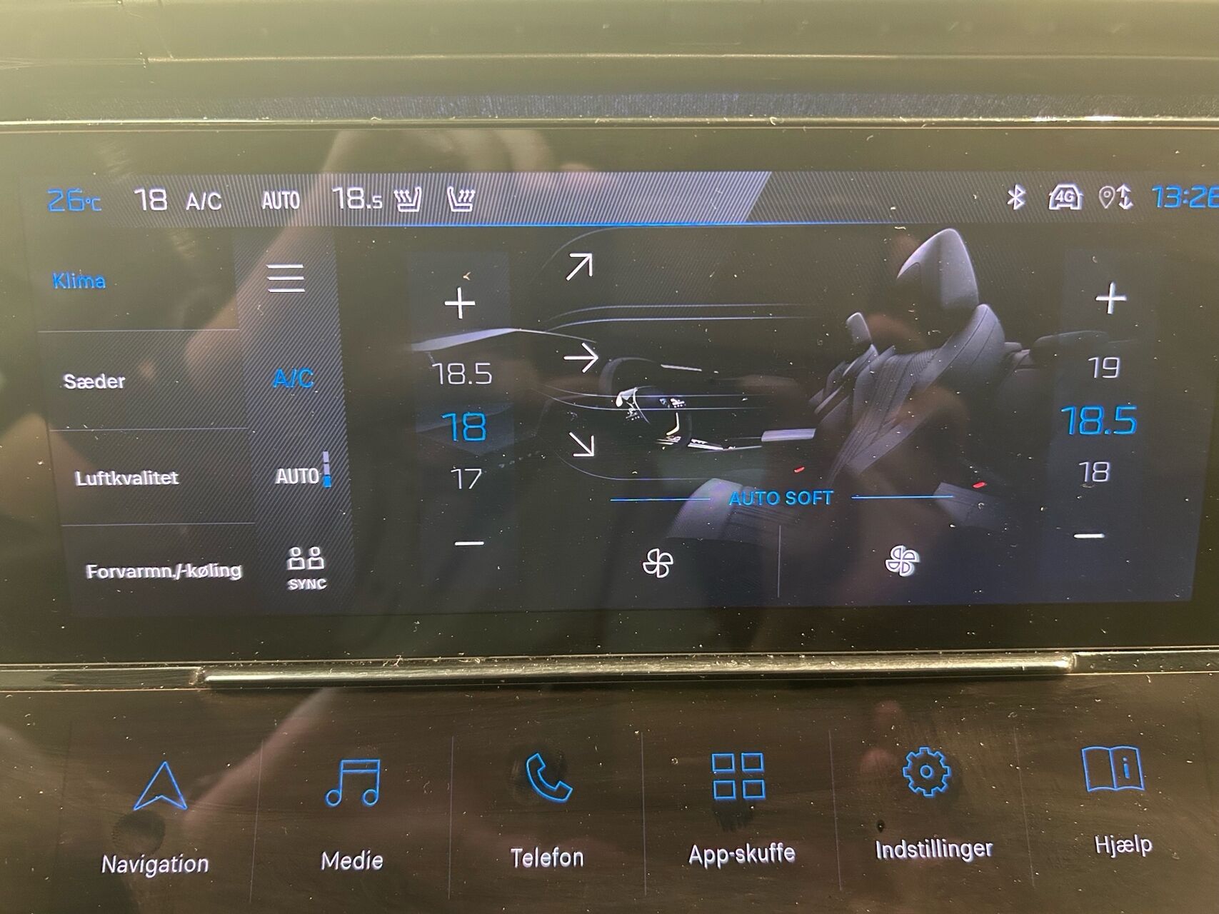 Billede af Peugeot 408 1,6 Plugin-hybrid Allure Pack EAT8 180HK 5d 8g Aut.