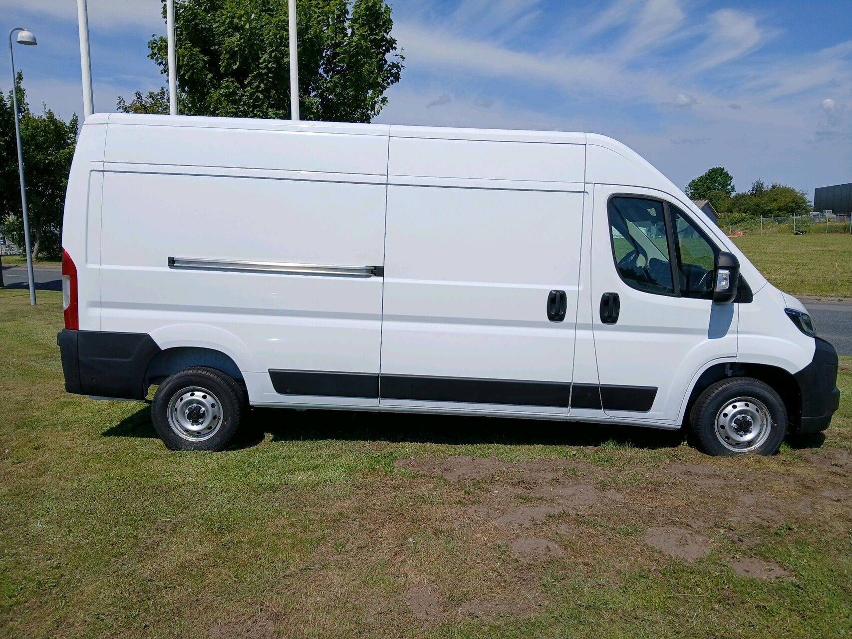 Billede af Peugeot Boxer 333 L3H2 2,2 BlueHDi Premium 140HK Van 6g
