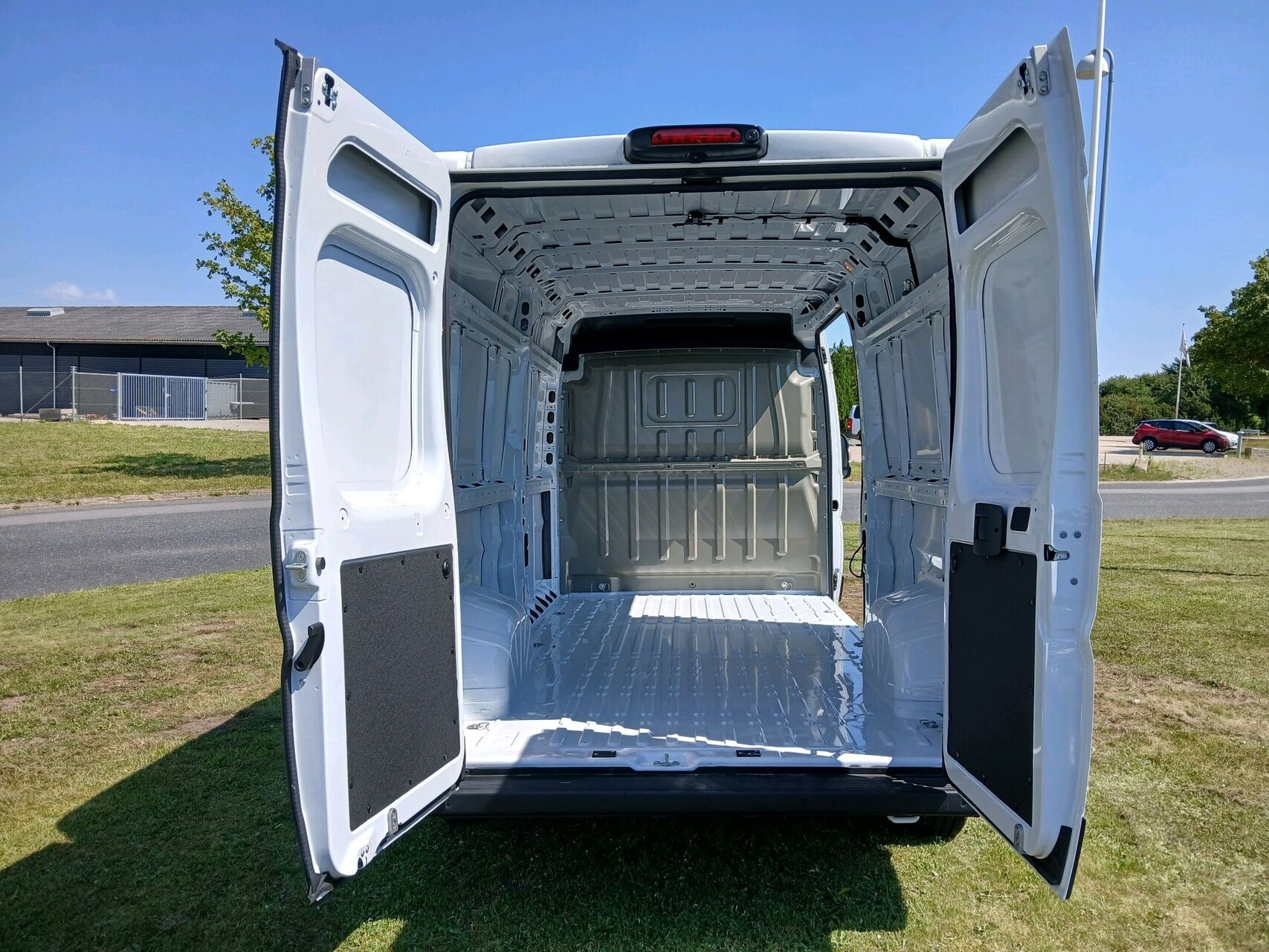 Billede af Peugeot Boxer 333 L3H2 2,2 BlueHDi Premium 140HK Van 6g