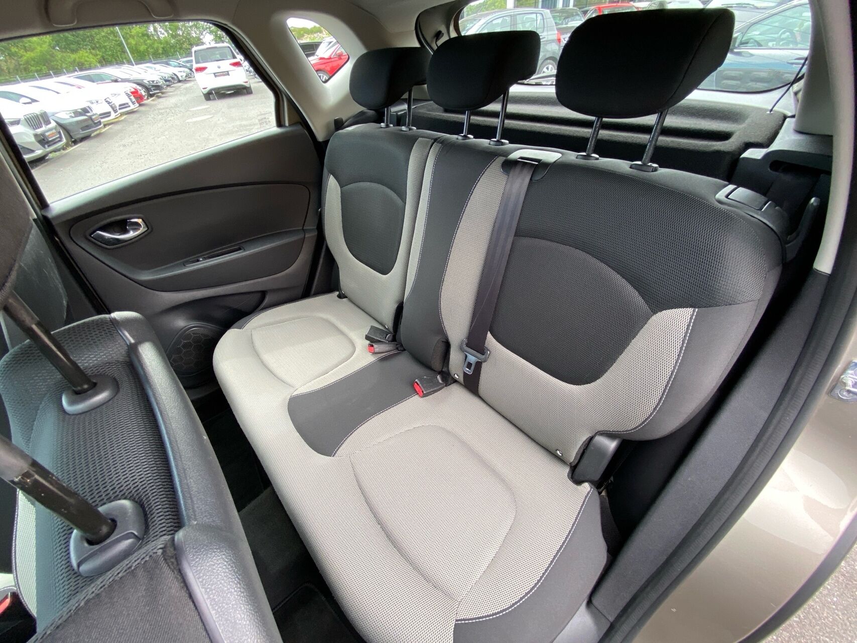 Billede af Renault Captur 1,2 TCE Galla EDC 120HK 5d 6g Aut.