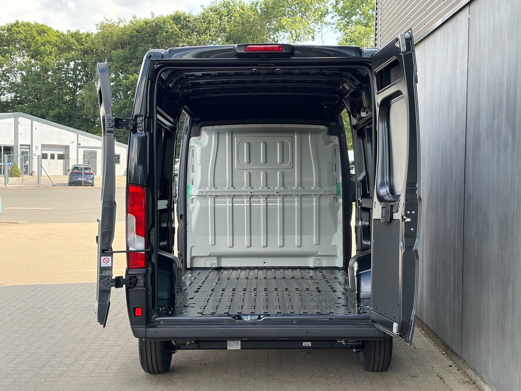 Billede af Fiat Ducato 35M L3H2 2,2 Multijet Pro 180HK Van 8g Aut.