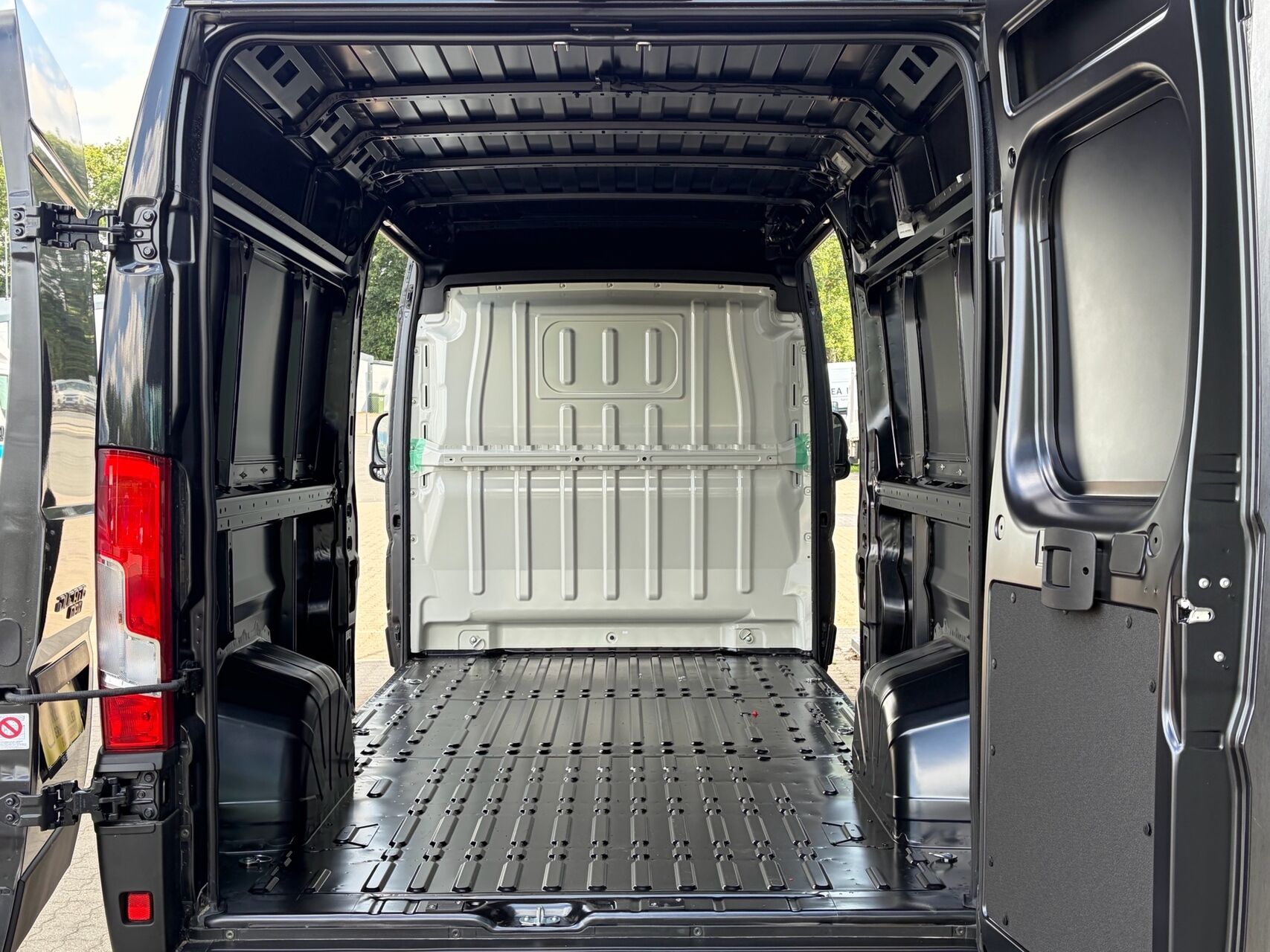 Billede af Fiat Ducato 35M L3H2 2,2 Multijet Pro 180HK Van 8g Aut.