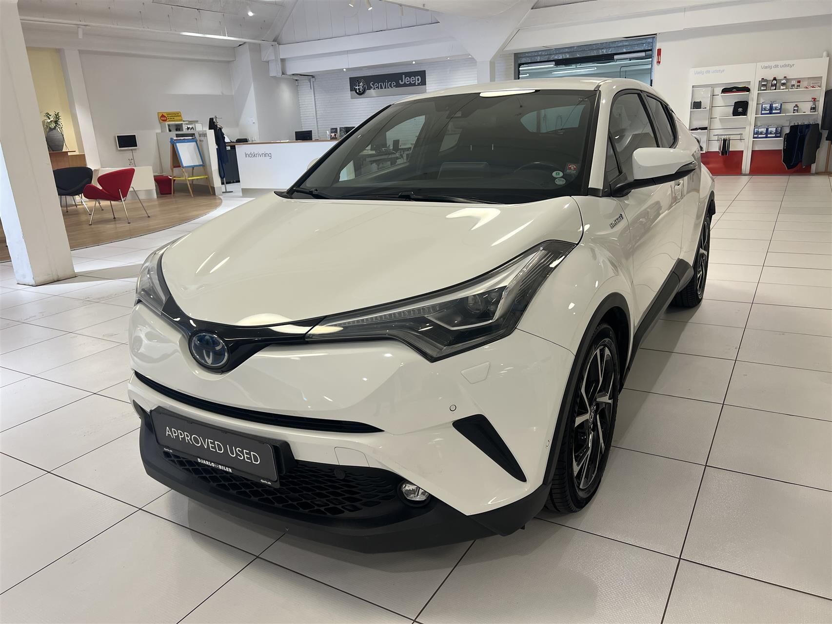 Billede af Toyota C-HR 1,8 Hybrid C-LUB Premium Selected Multidrive S 122HK 5d Aut.