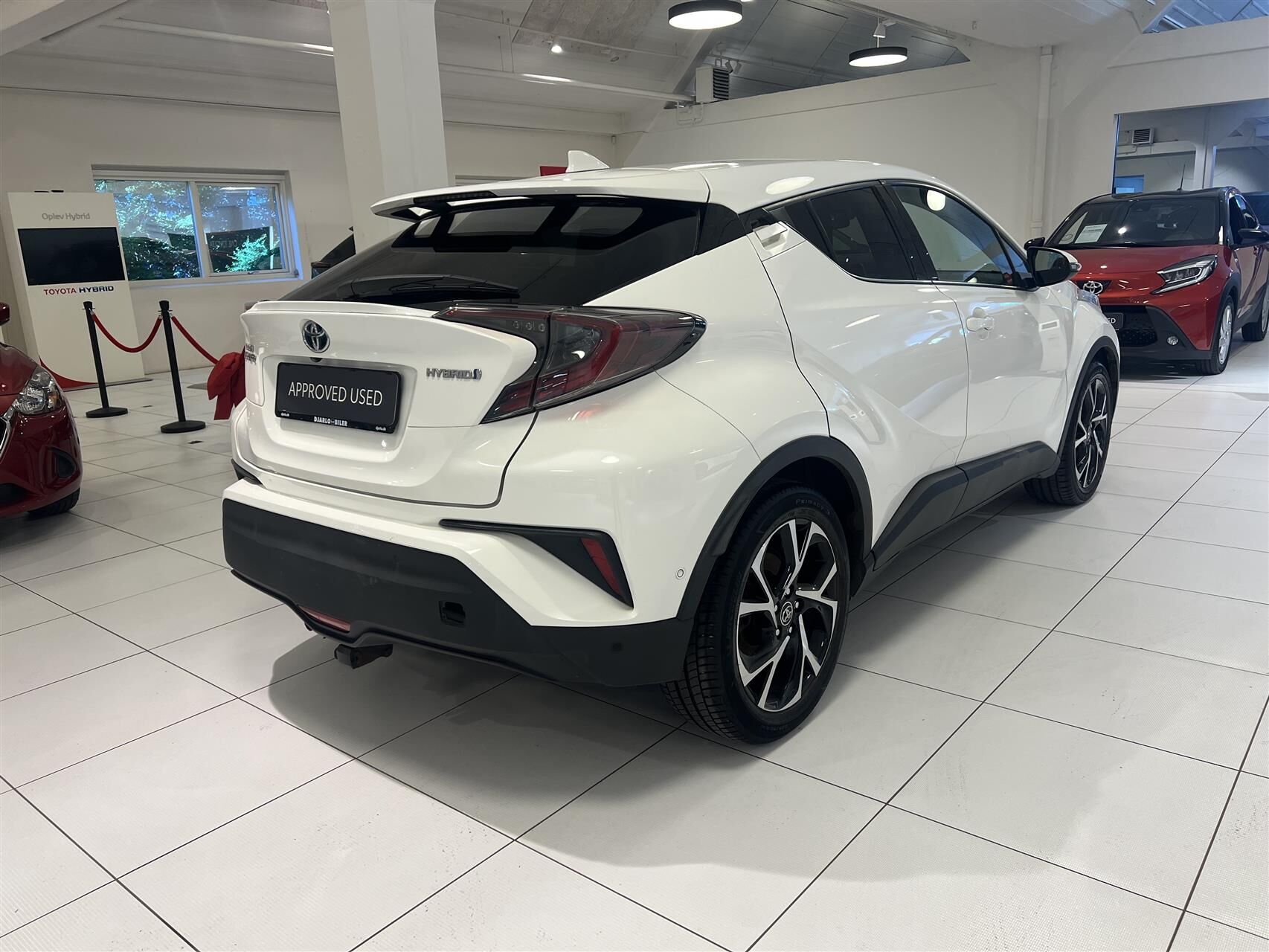 Billede af Toyota C-HR 1,8 Hybrid C-LUB Premium Selected Multidrive S 122HK 5d Aut.
