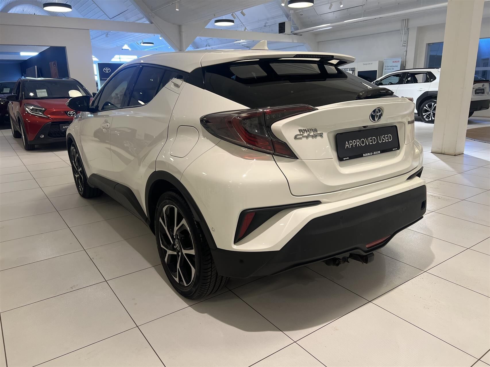 Billede af Toyota C-HR 1,8 Hybrid C-LUB Premium Selected Multidrive S 122HK 5d Aut.