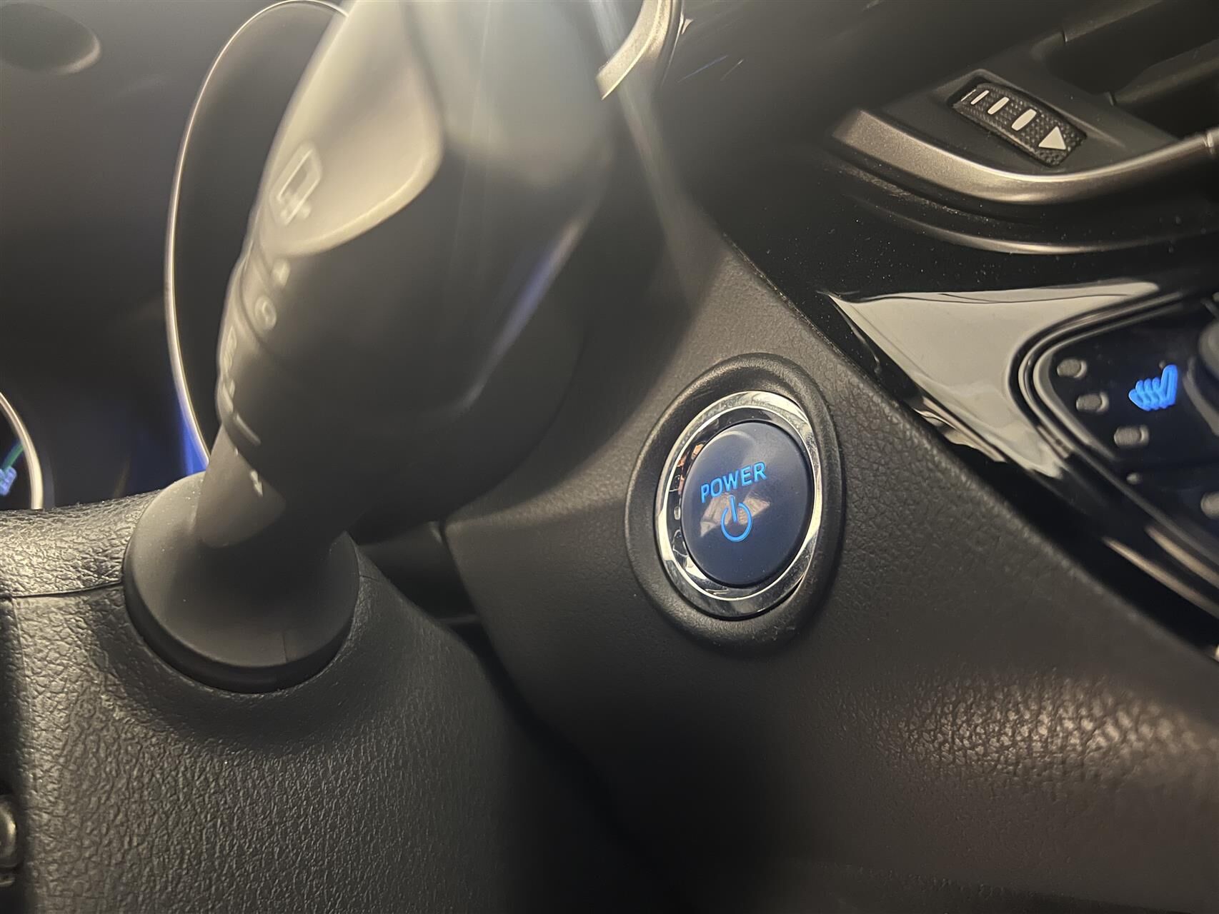 Billede af Toyota C-HR 1,8 Hybrid C-LUB Premium Selected Multidrive S 122HK 5d Aut.