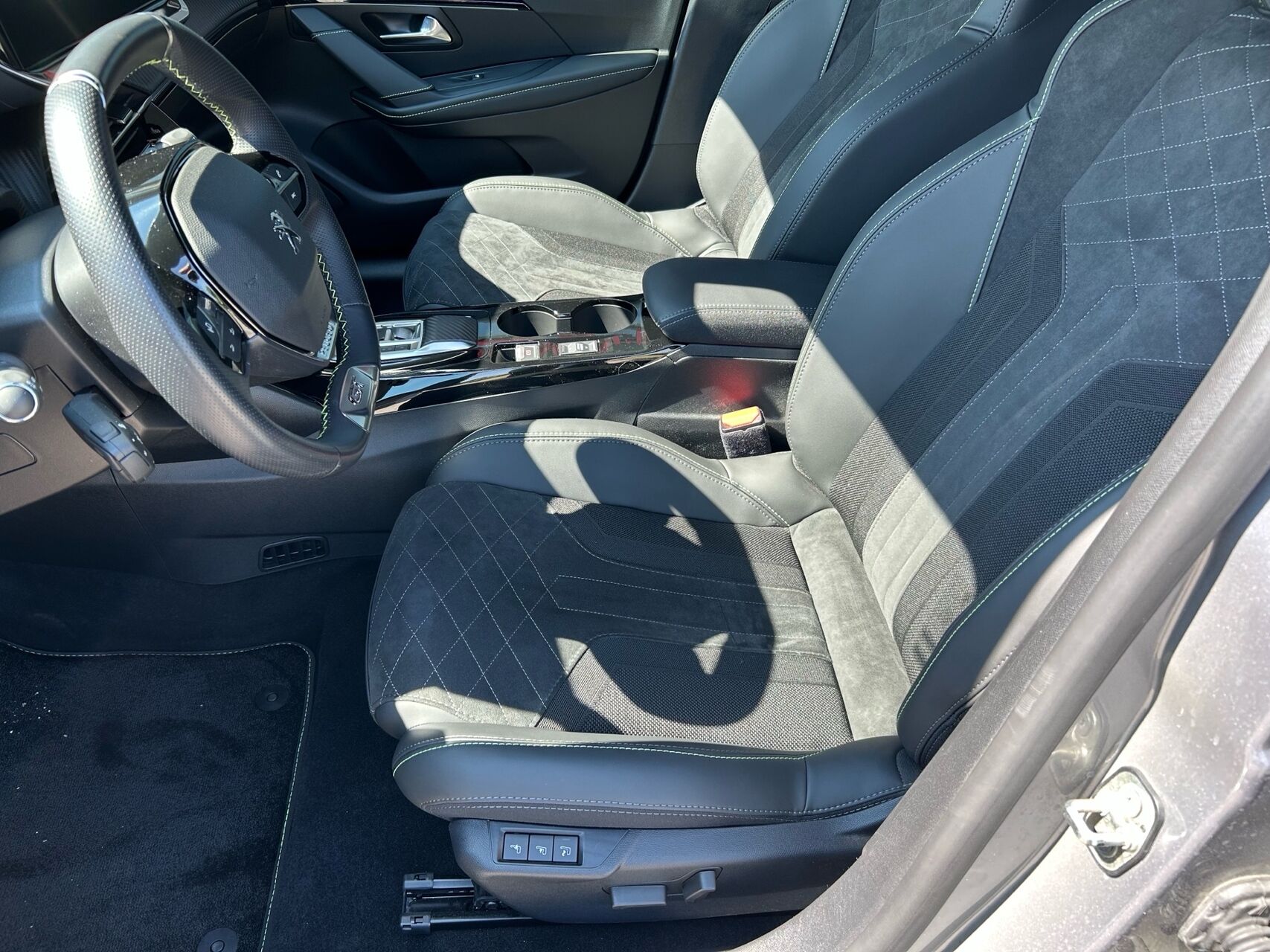Billede af Peugeot e-208 EL GT Sky+ 136HK 5d Aut.