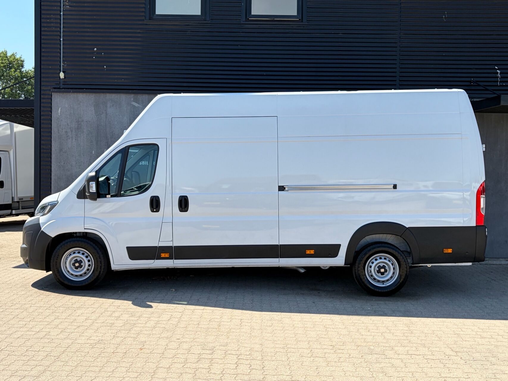 Billede af Fiat Ducato 35M L4H3 2,2 Multijet Comfort 180HK Van 8g Aut.