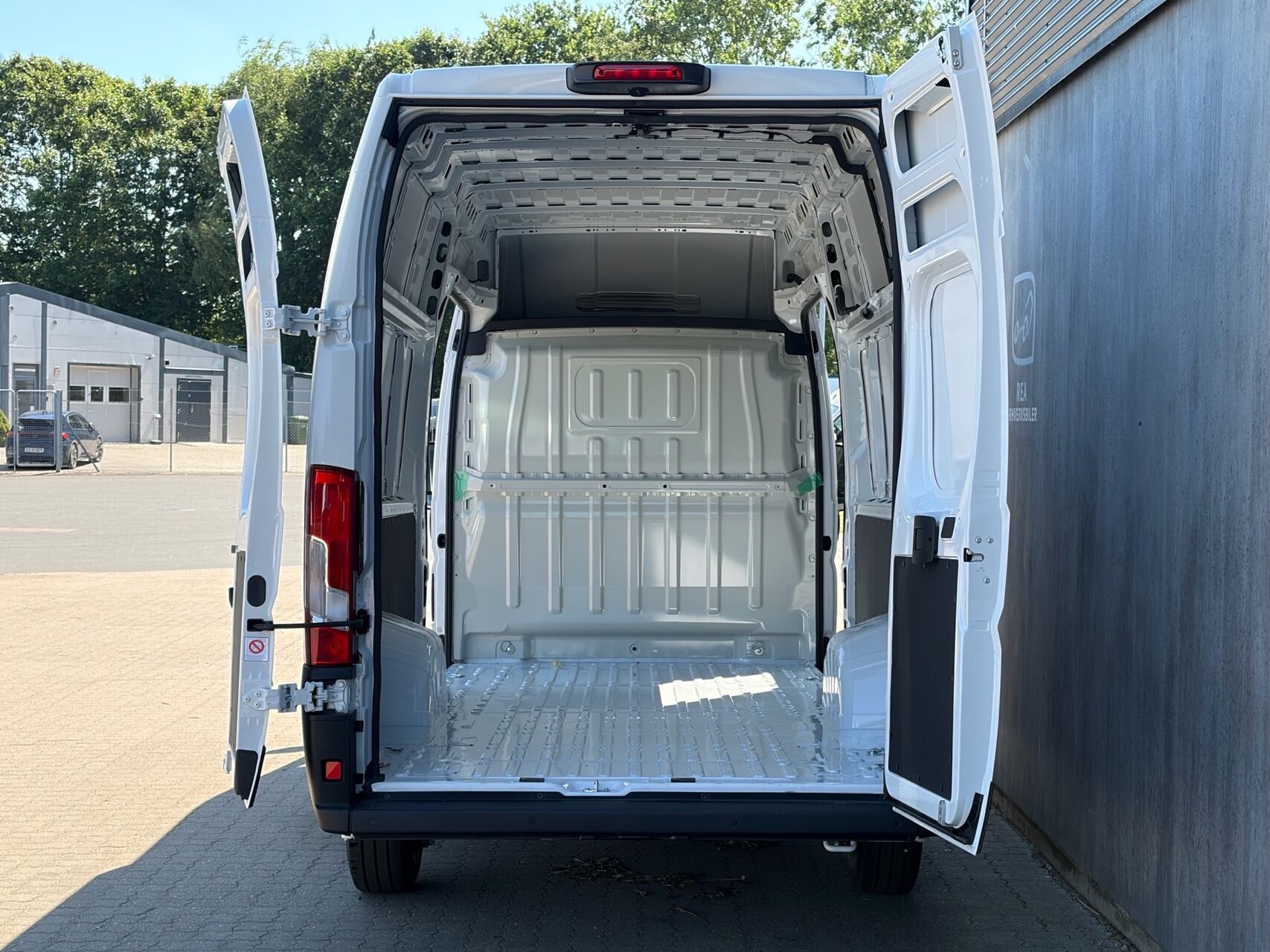 Billede af Fiat Ducato 35M L4H3 2,2 Multijet Comfort 180HK Van 8g Aut.