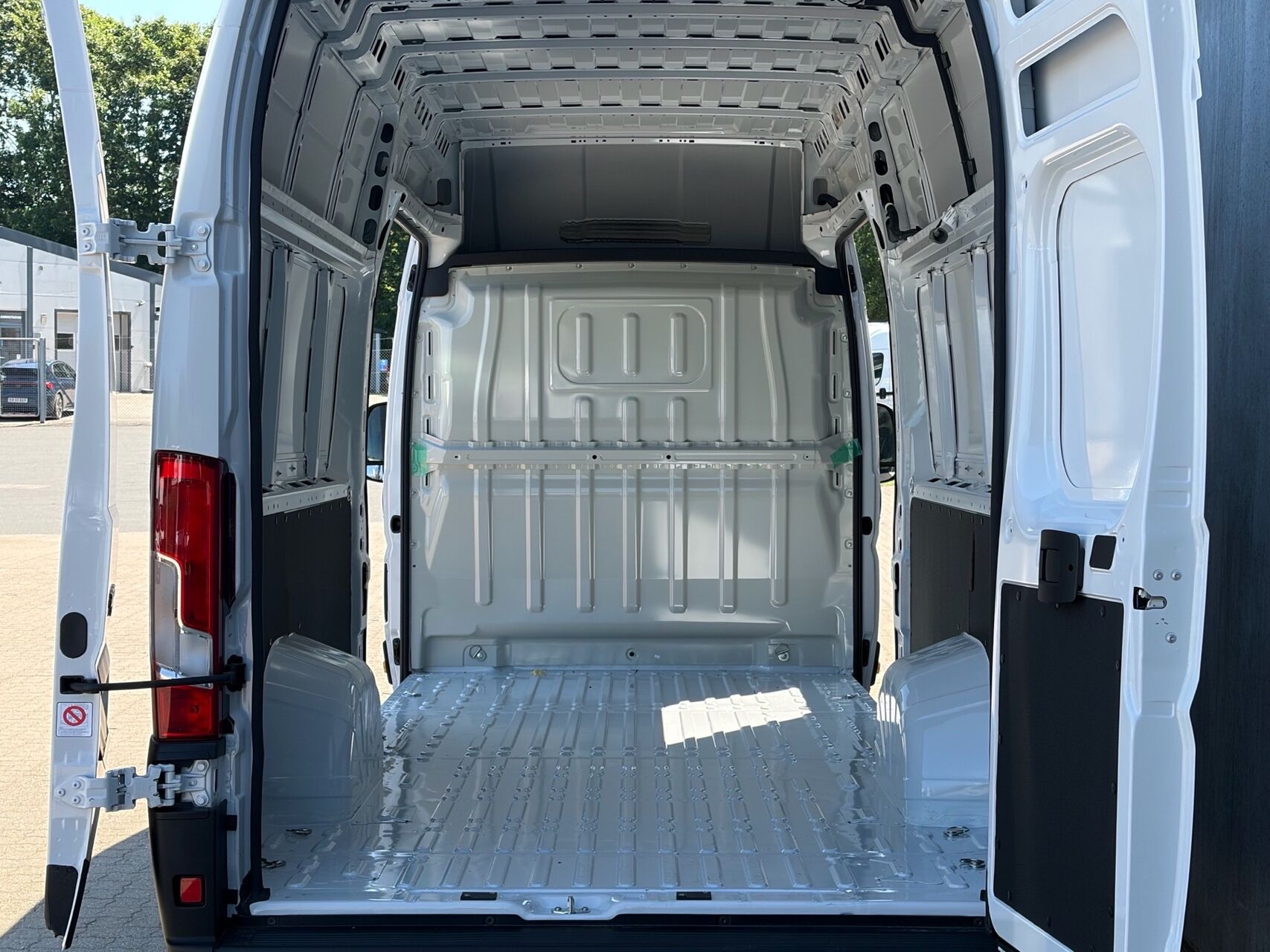 Billede af Fiat Ducato 35M L4H3 2,2 Multijet Comfort 180HK Van 8g Aut.