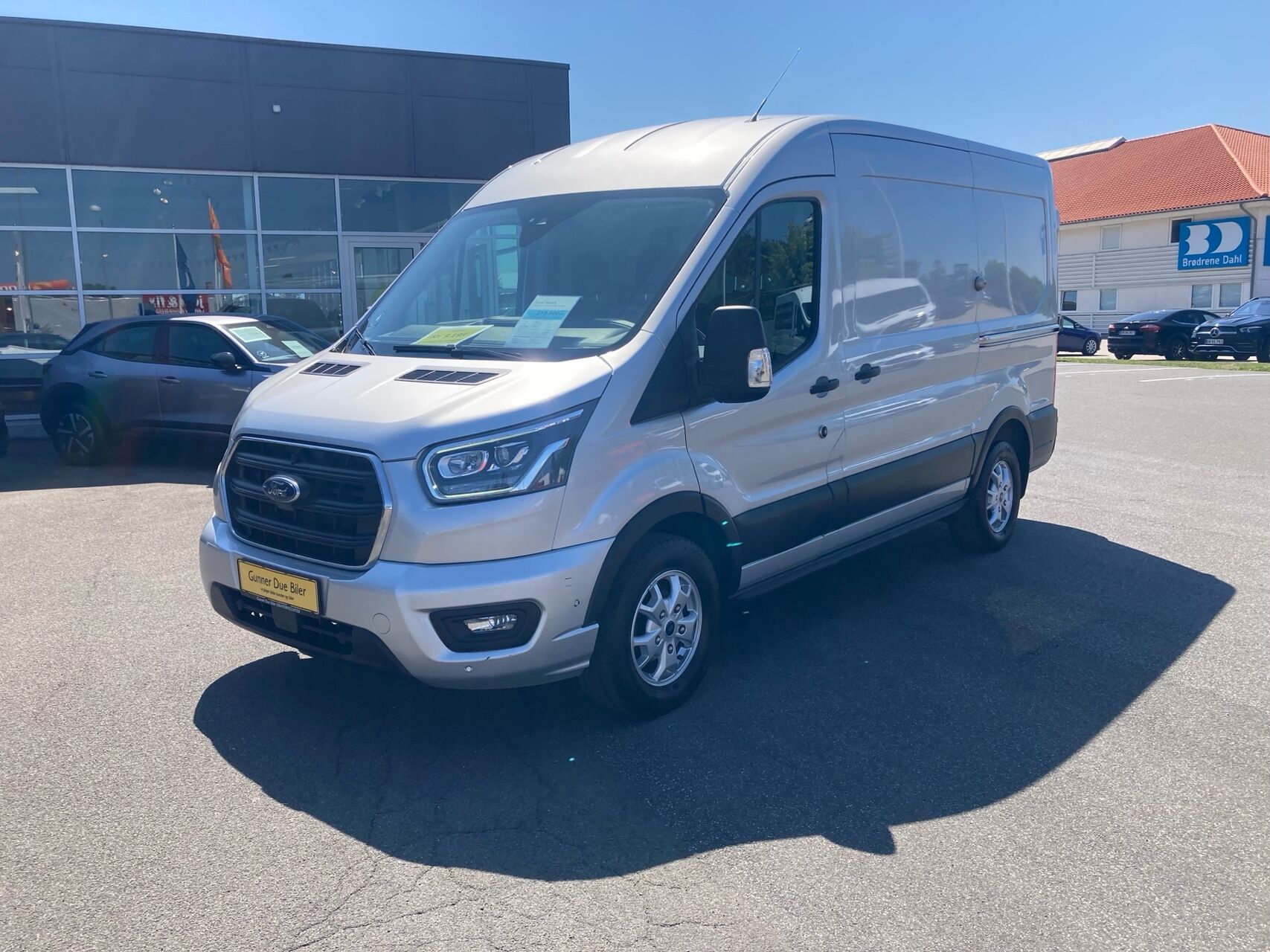 Billede af Ford Transit 350 L2H2 2,0 TDCi Limited 170HK Van 6g Aut.