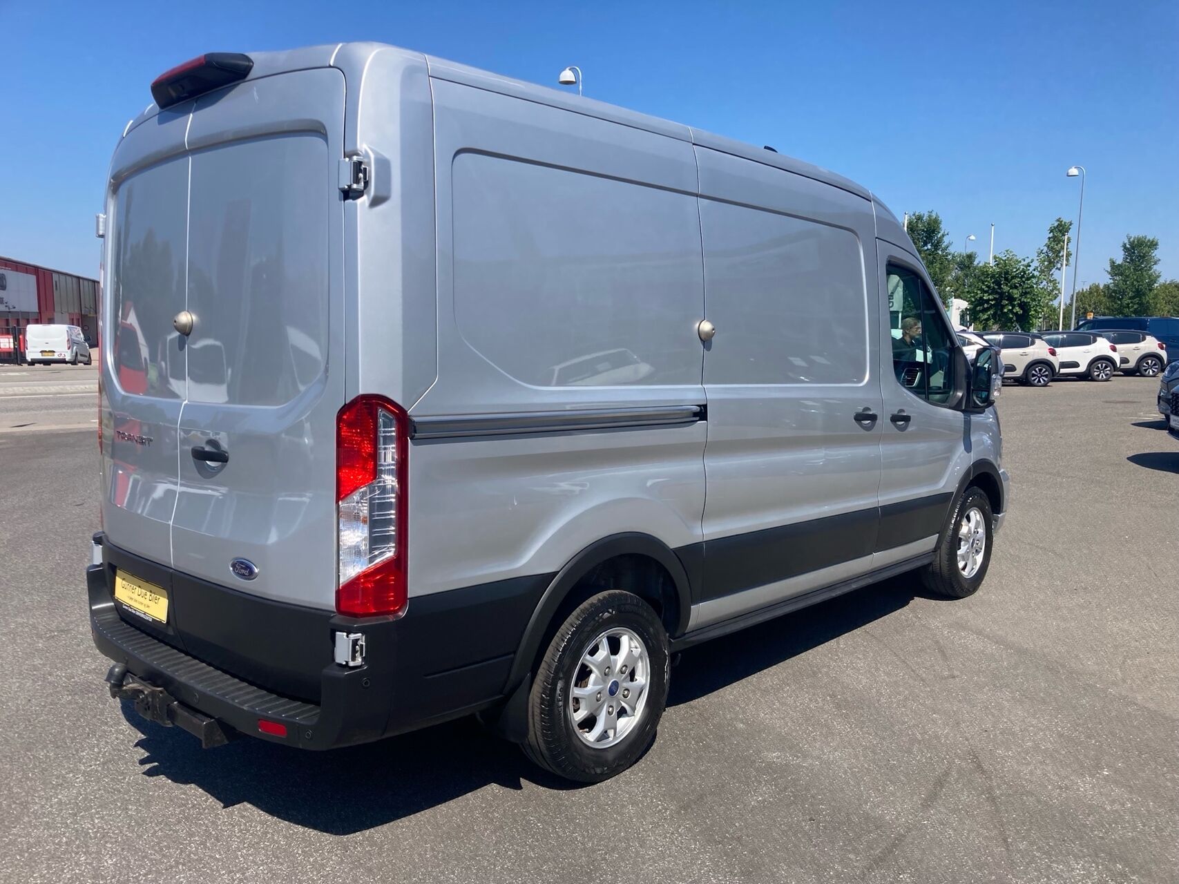 Billede af Ford Transit 350 L2H2 2,0 TDCi Limited 170HK Van 6g Aut.