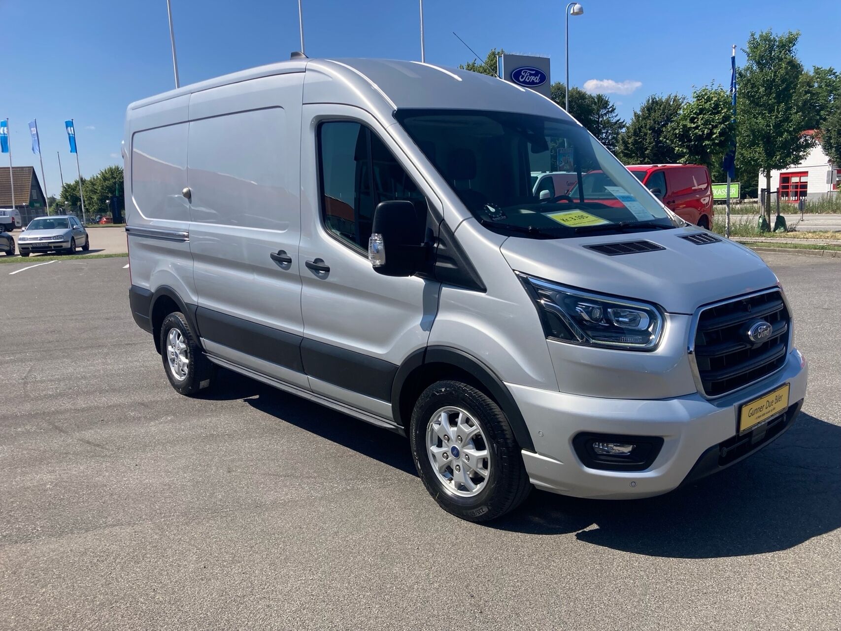 Billede af Ford Transit 350 L2H2 2,0 TDCi Limited 170HK Van 6g Aut.