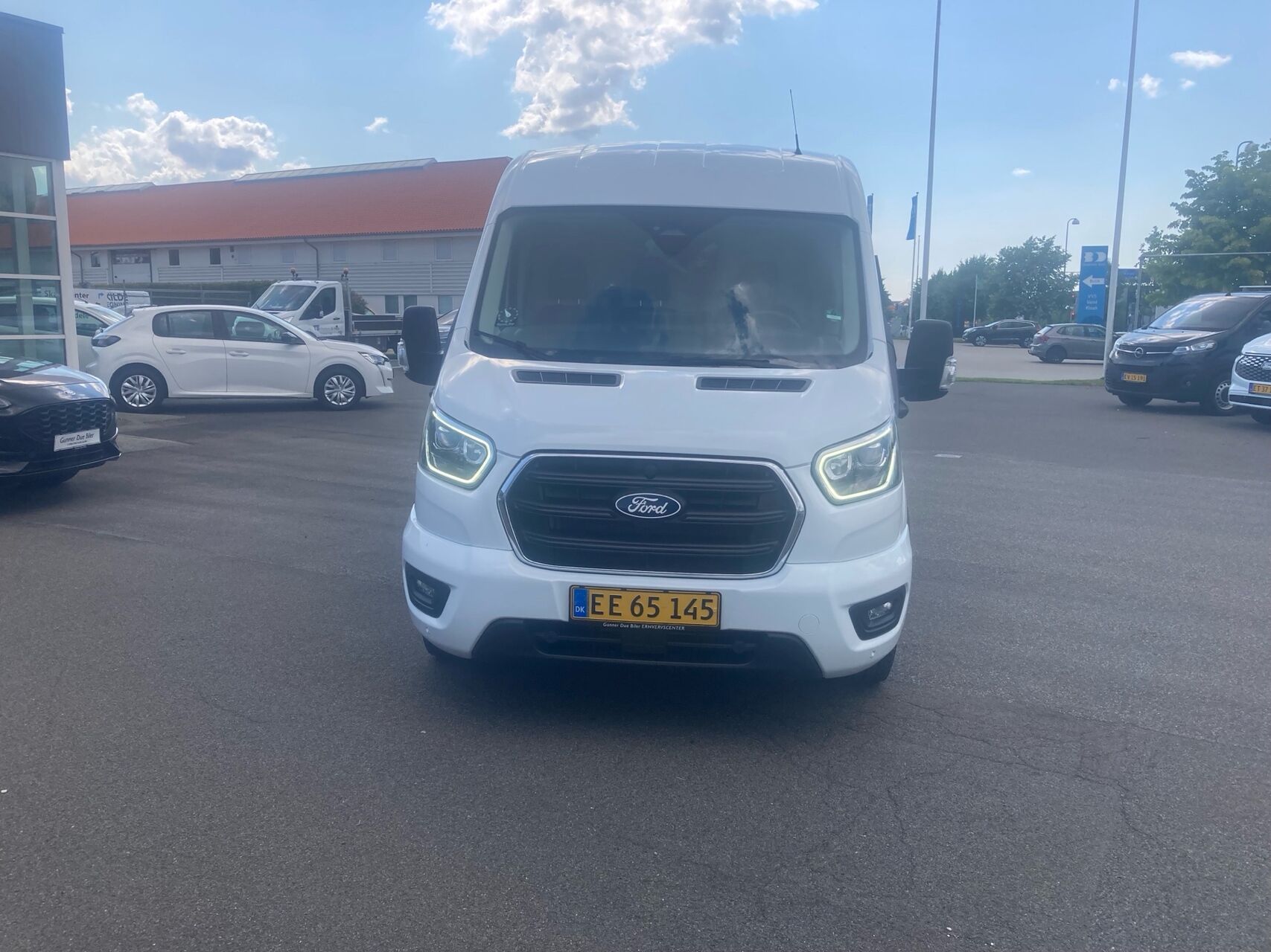 Billede af Ford Transit 350 L3H2 2,0 TDCi Limited 165HK Van 8g Aut.