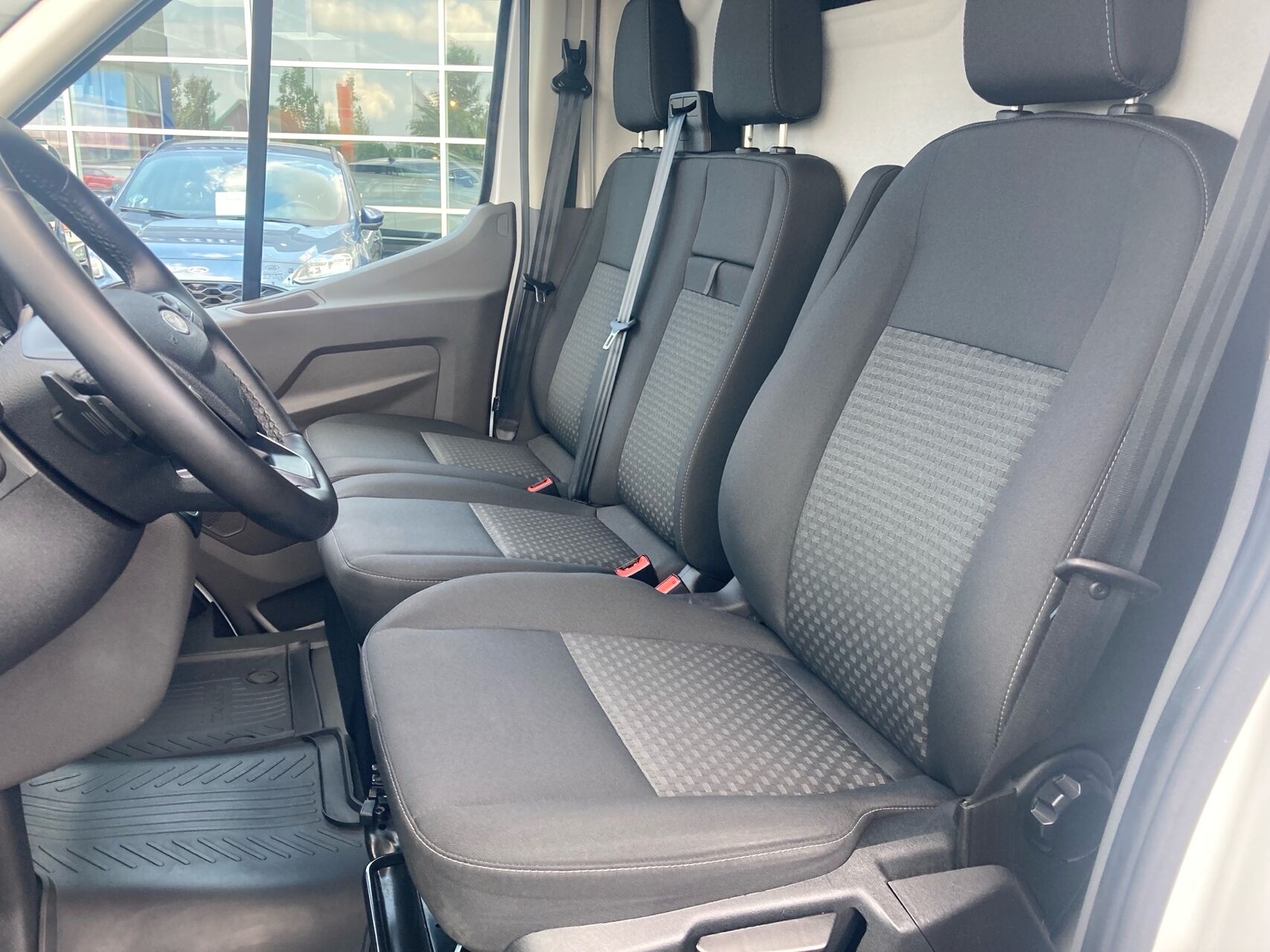 Billede af Ford Transit 350 L3H2 2,0 TDCi Limited 165HK Van 8g Aut.