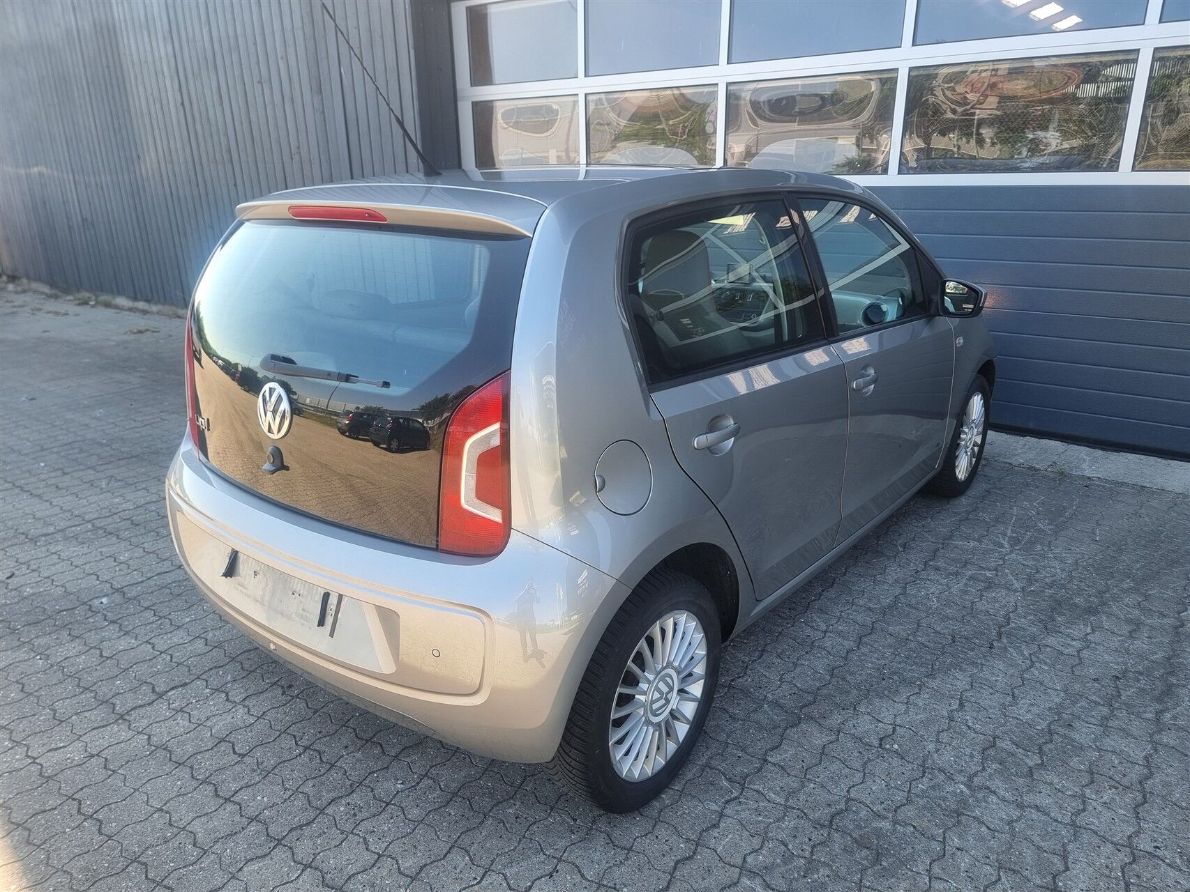 Billede af VW up 1,0 MPI High ASG 75HK 5d Aut.