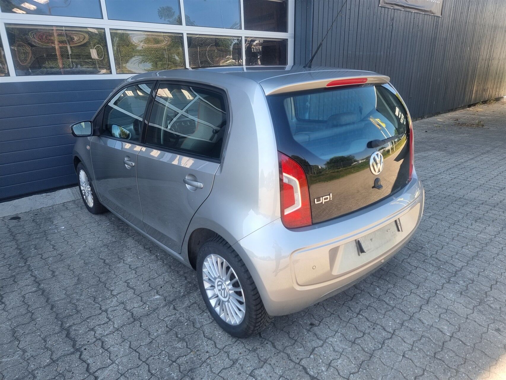 Billede af VW up 1,0 MPI High ASG 75HK 5d Aut.