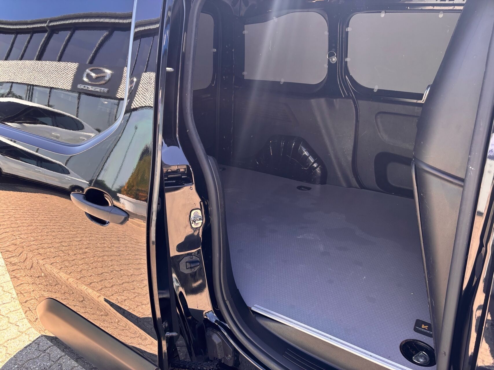 Billede af Peugeot Partner L1 V1 1,5 BlueHDi Plus 100HK Van
