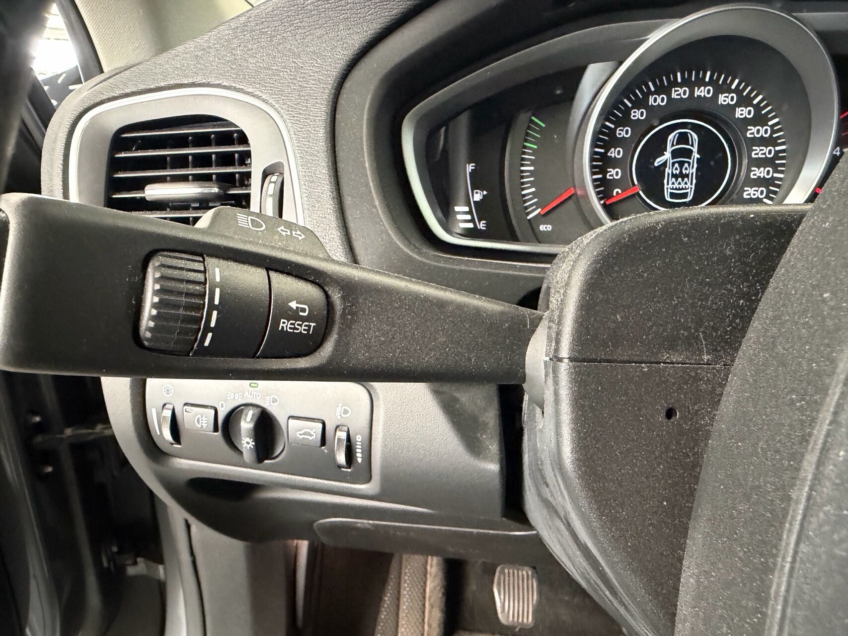 Billede af Volvo V40 2,0 D2 Eco Kinetic 120HK 5d 6g