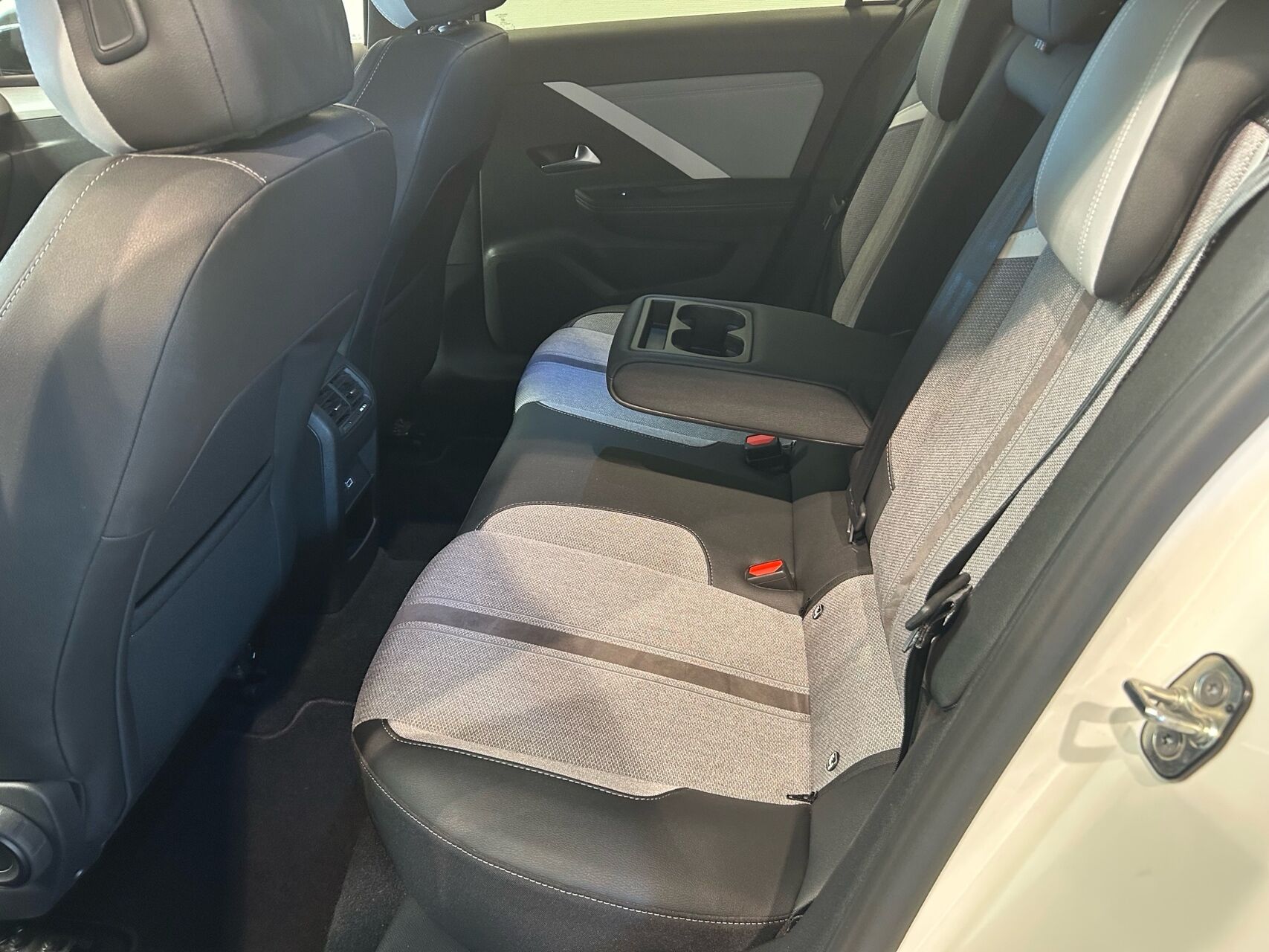 Billede af Opel Astra 1,2 PureTech Elegance 130HK 5d 8g Aut.