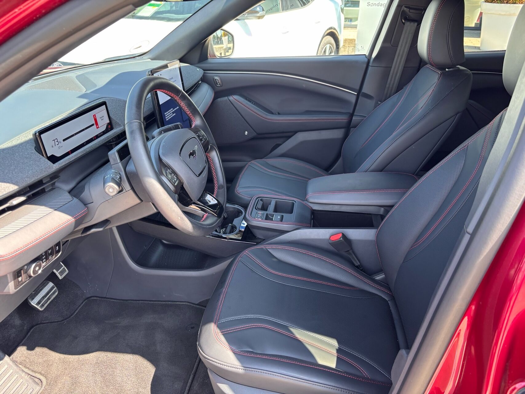 Billede af Ford Mustang Mach-E EL UR Premium AWD 375HK 5d Aut.