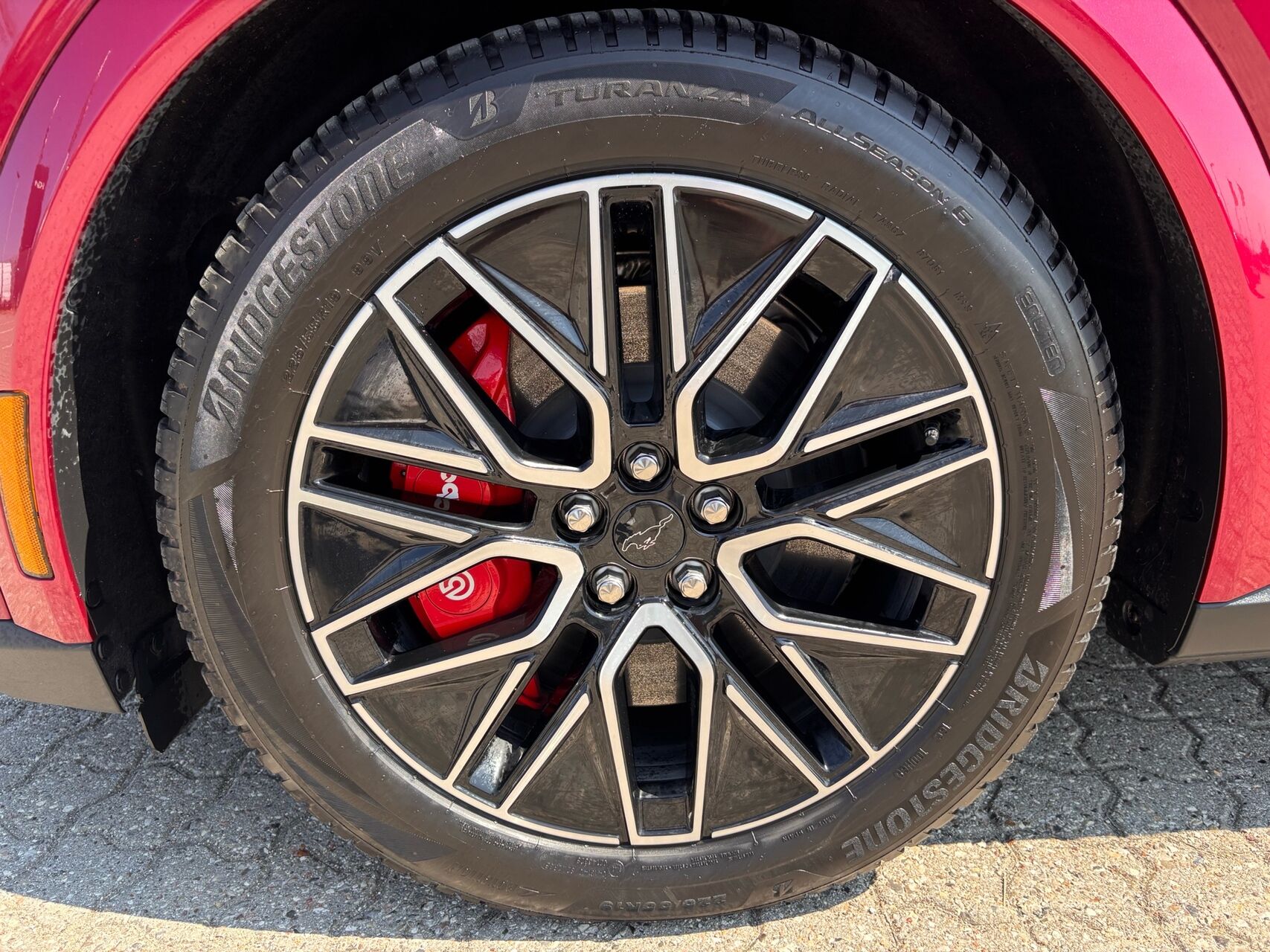 Billede af Ford Mustang Mach-E EL UR Premium AWD 375HK 5d Aut.