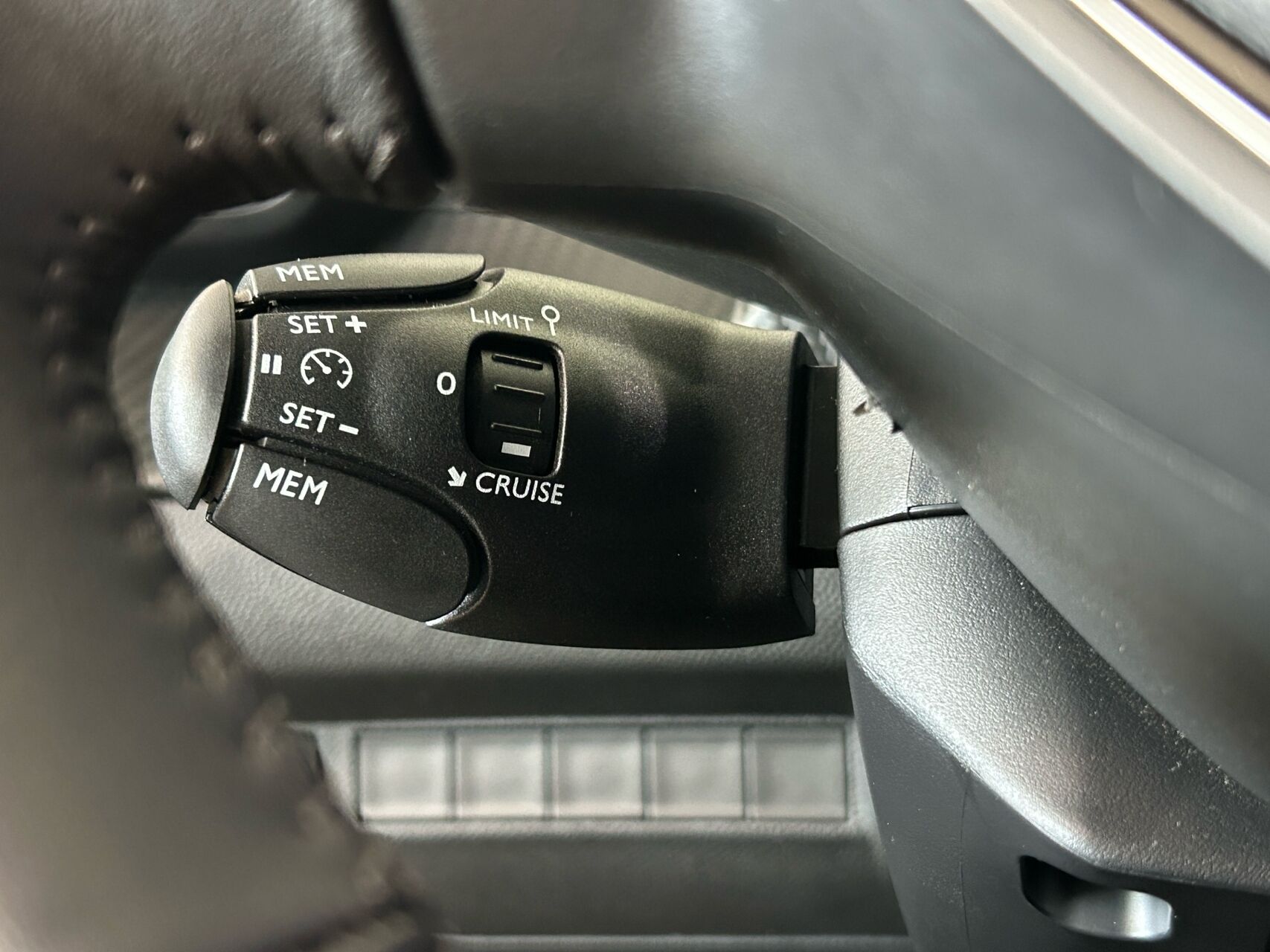 Billede af Peugeot e-2008 EL Allure 156HK 5d Aut.