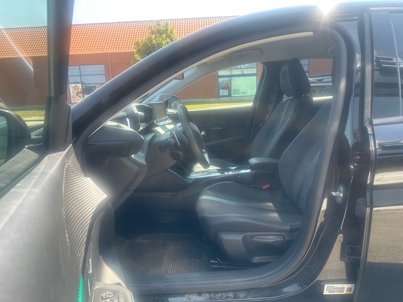 Billede af Peugeot 208 1,2 PureTech Flash EAT8 100HK 5d 8g Aut.