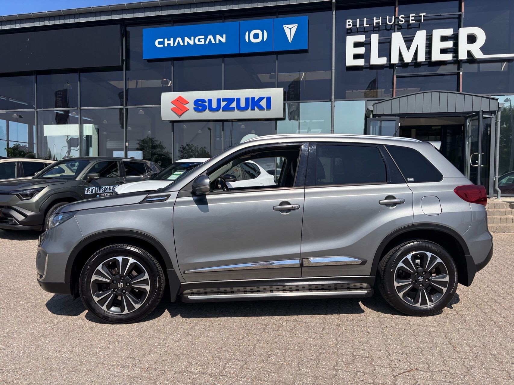 Billede af Suzuki Vitara 1,0 Boosterjet Adventure 112HK 5d 6g Aut.