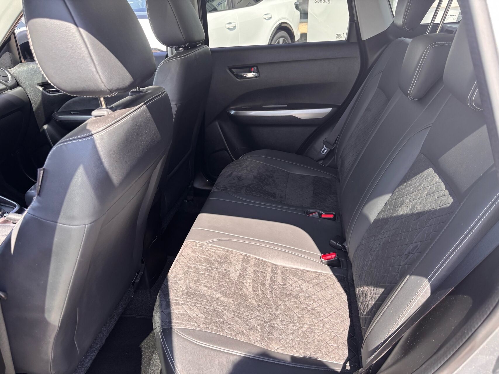 Billede af Suzuki Vitara 1,0 Boosterjet Adventure 112HK 5d 6g Aut.