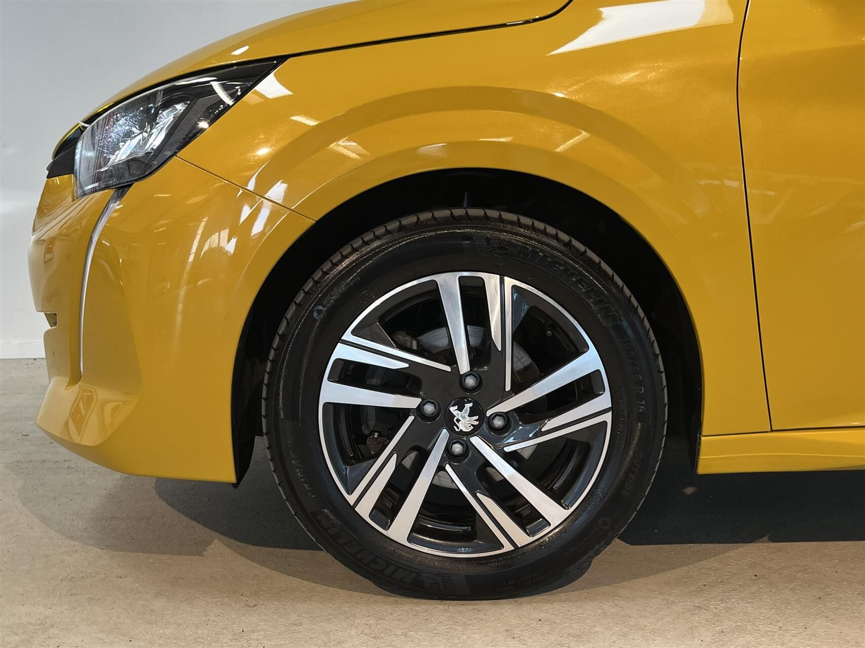 Billede af Peugeot 208 1,2 PureTech Selection Tech EAT8 100HK 5d 8g Aut.