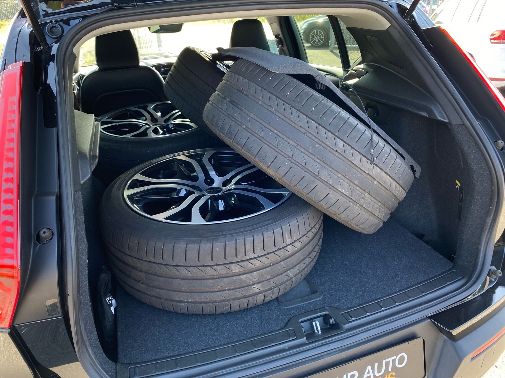 Billede af Volvo XC40 2,0 D4 Momentum AWD 190HK 5d 8g Aut.