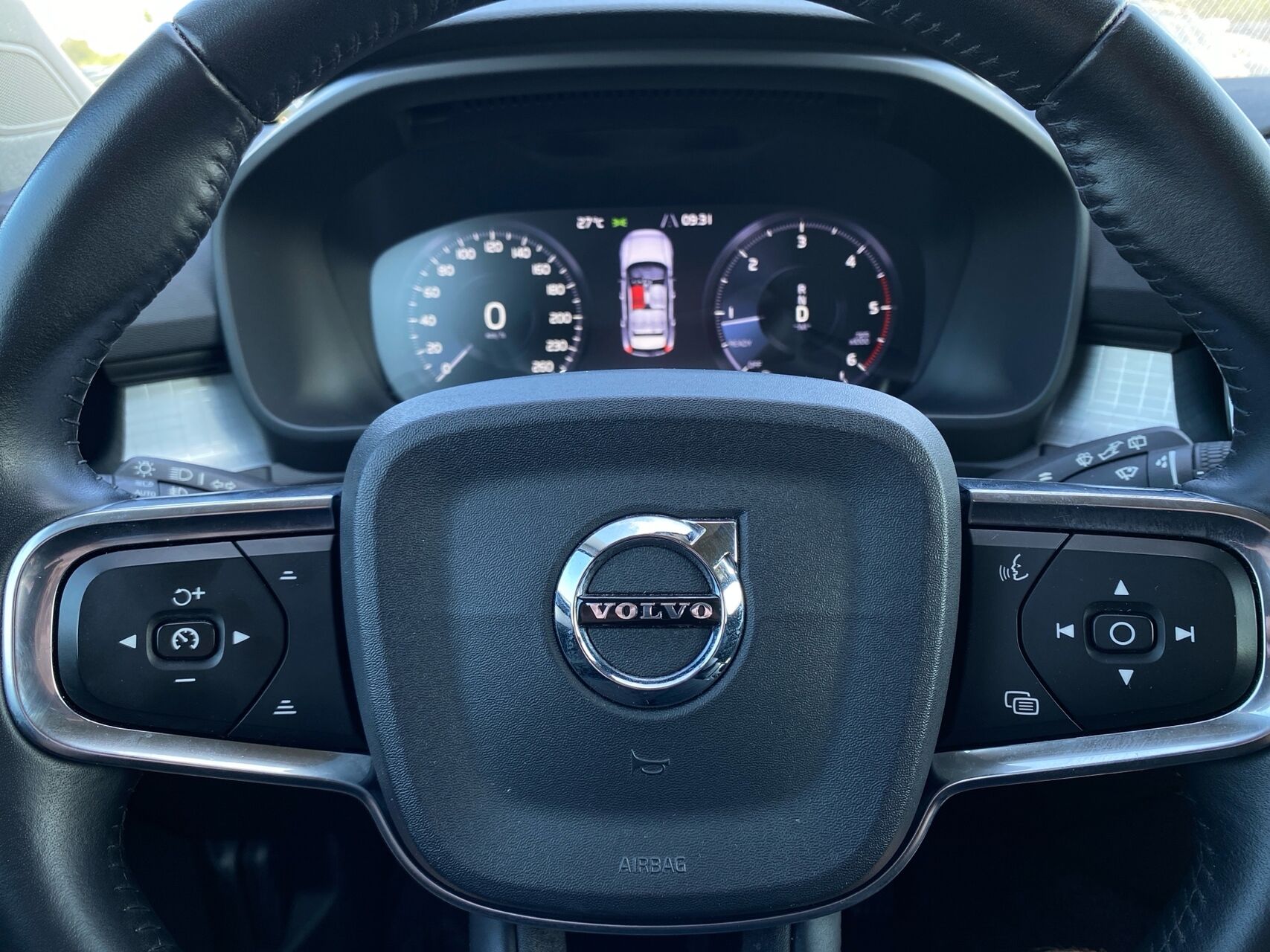 Billede af Volvo XC40 2,0 D4 Momentum AWD 190HK 5d 8g Aut.