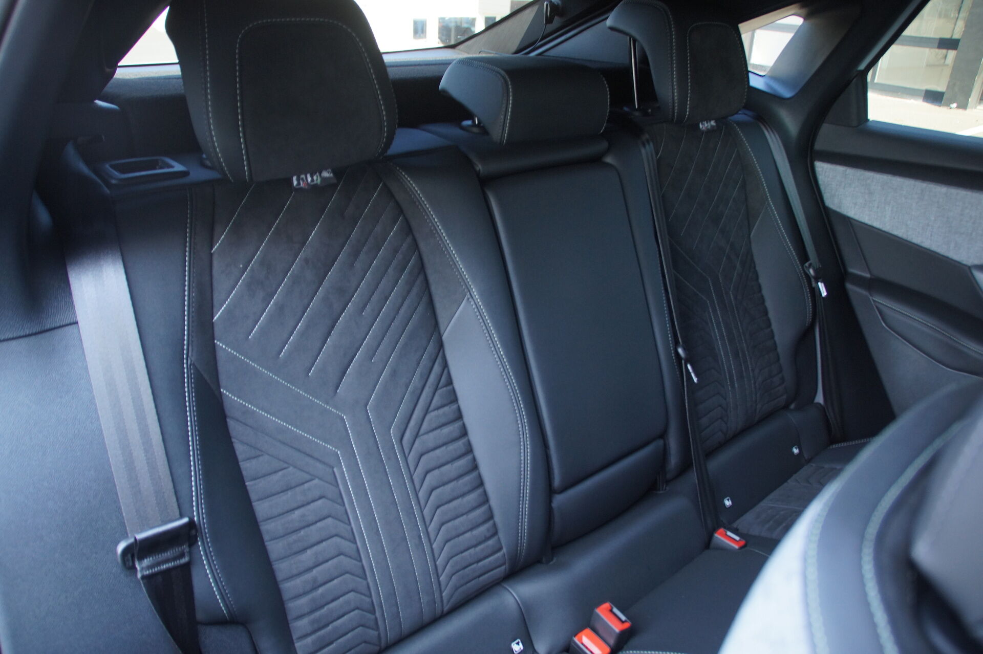 Billede af Peugeot e-3008 EL GT Pack 210HK 5d Aut.