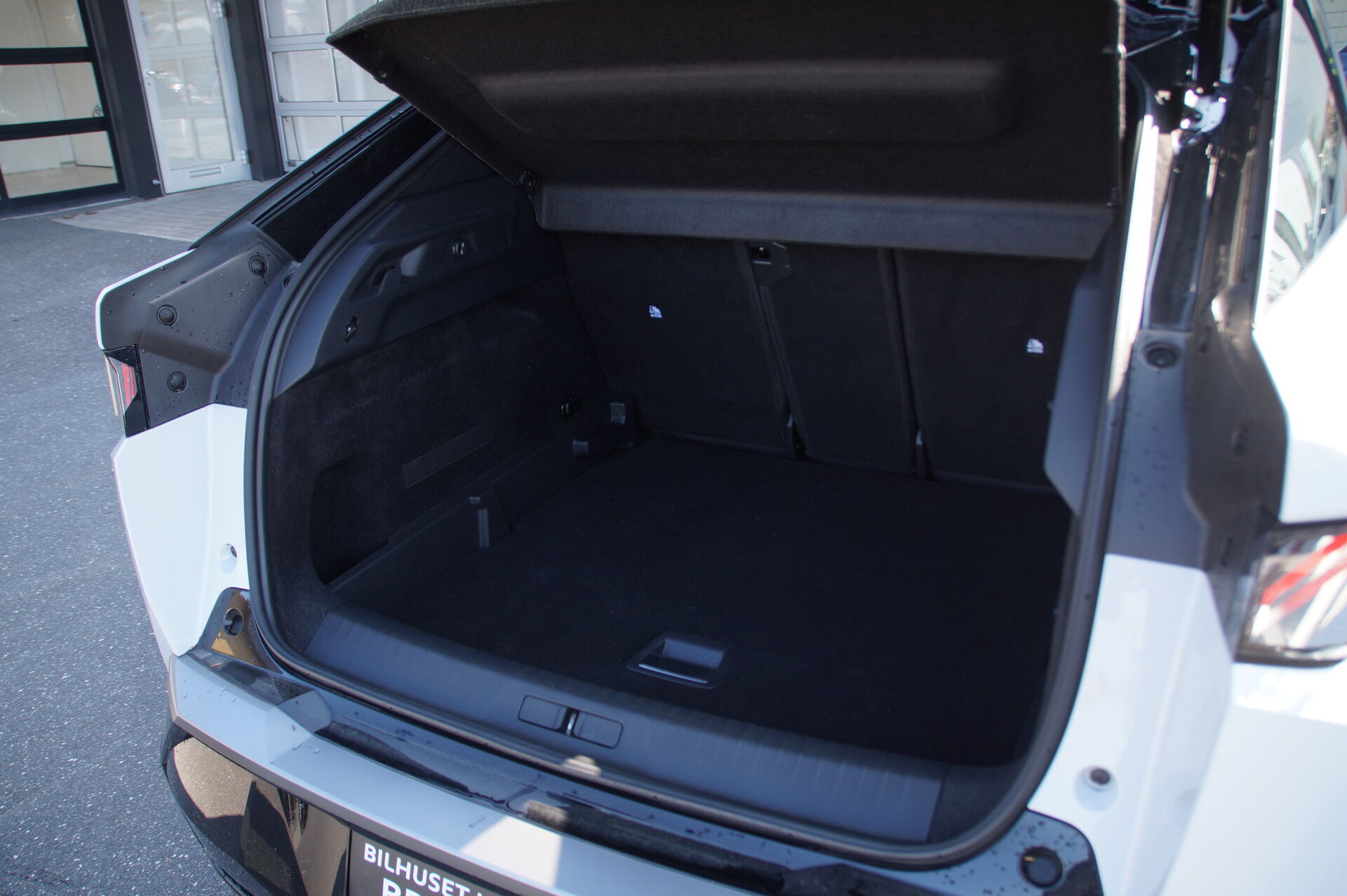Billede af Peugeot e-3008 EL GT Pack 210HK 5d Aut.