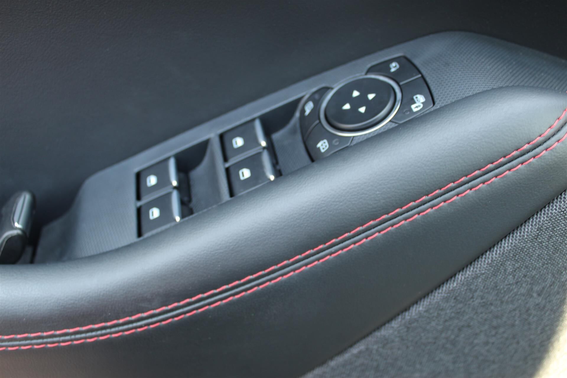 Billede af Ford Mustang Mach-E EL SR Premium AWD 269HK 5d Aut.