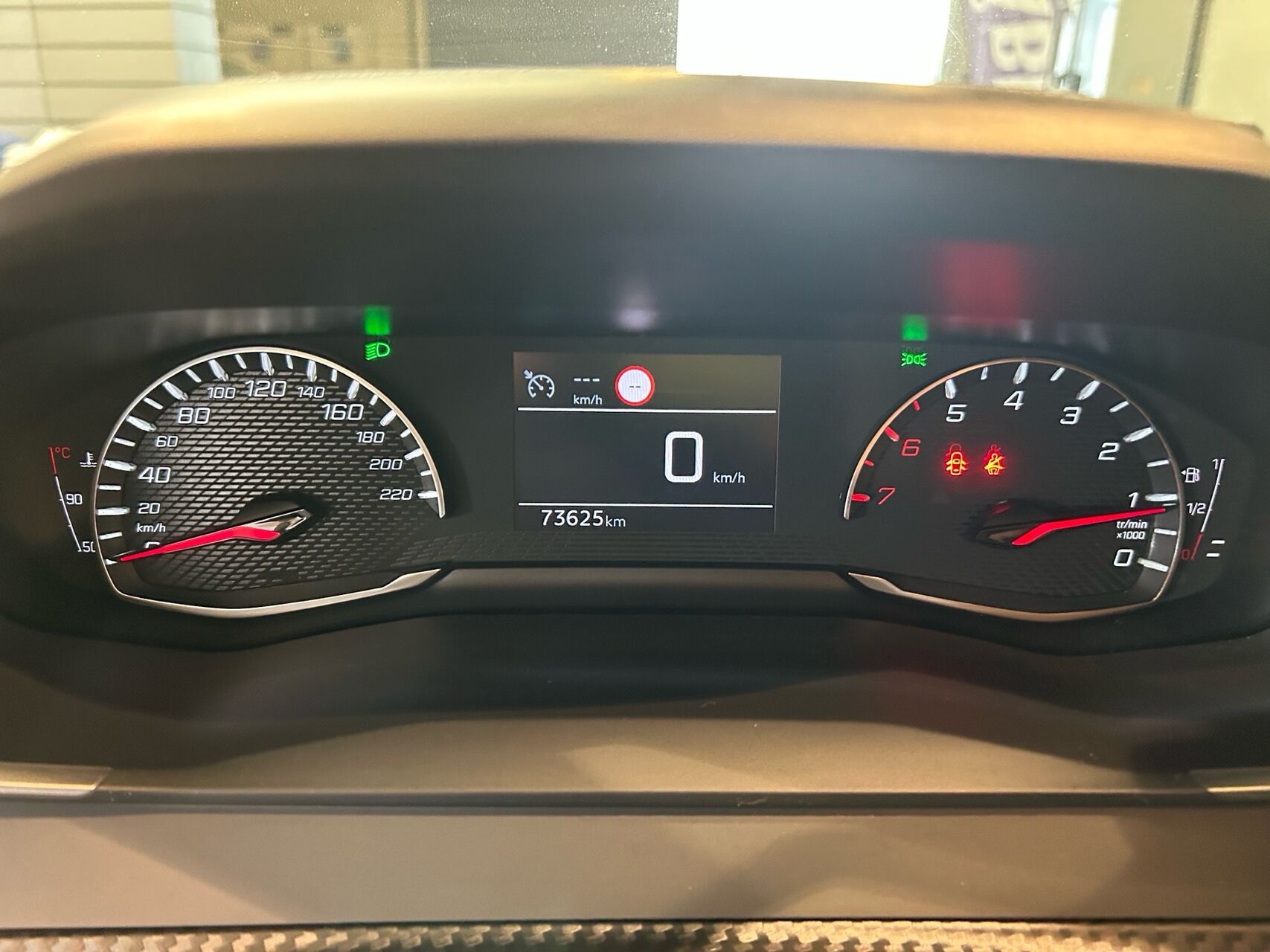 Billede af Peugeot 208 1,2 PureTech Strike 100HK 5d 6g