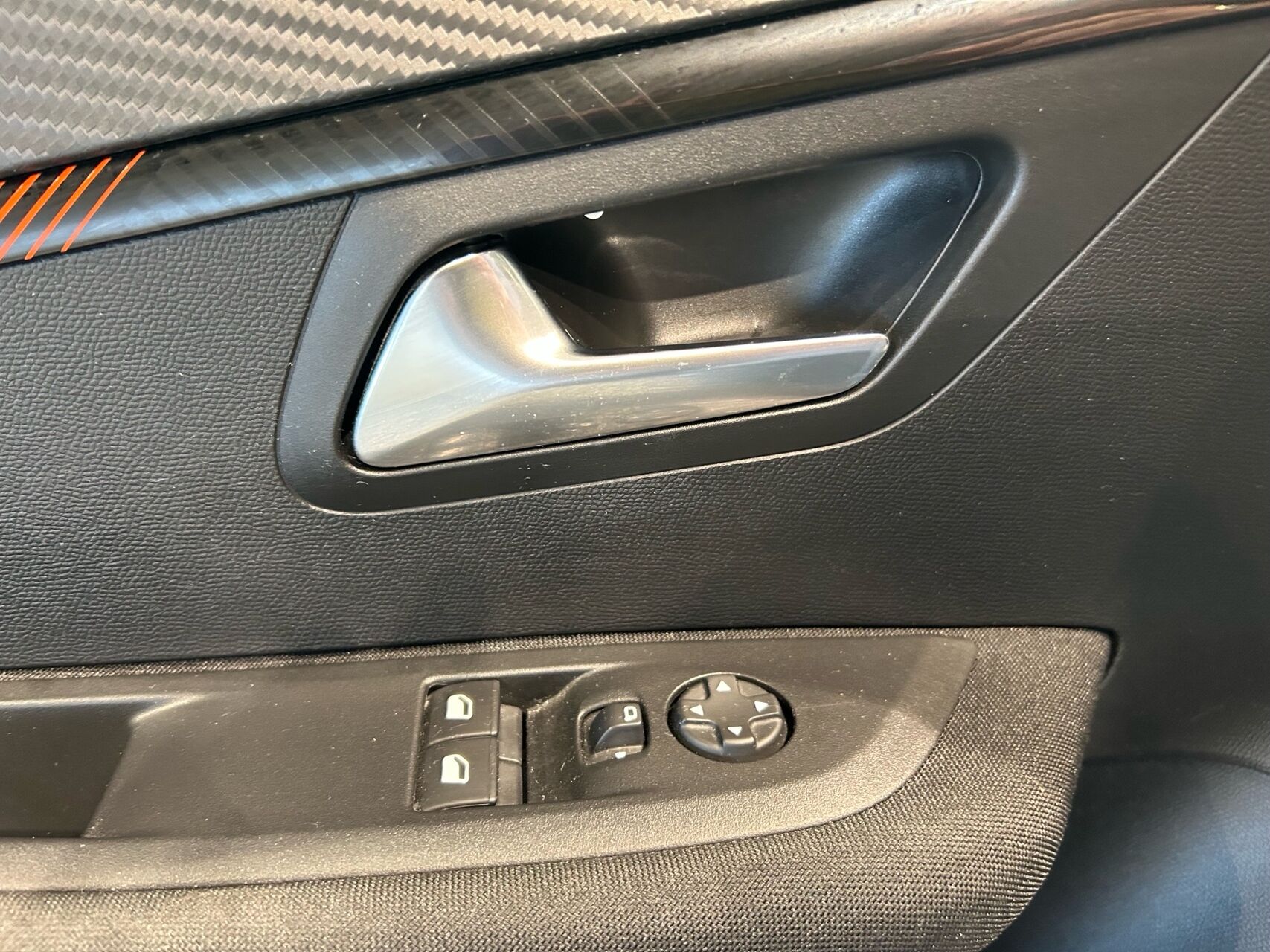 Billede af Peugeot 208 1,2 PureTech Strike 100HK 5d 6g