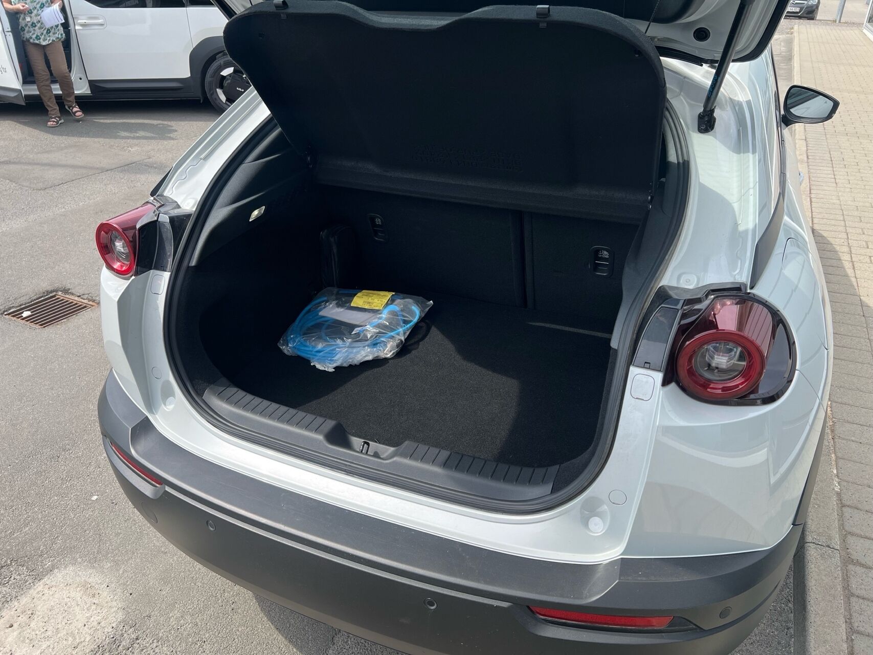 Billede af Mazda MX-30 0,8 e-Skyactiv R-EV  Plugin-hybrid Exclusive-Line 170HK 5d Trinl. Gear